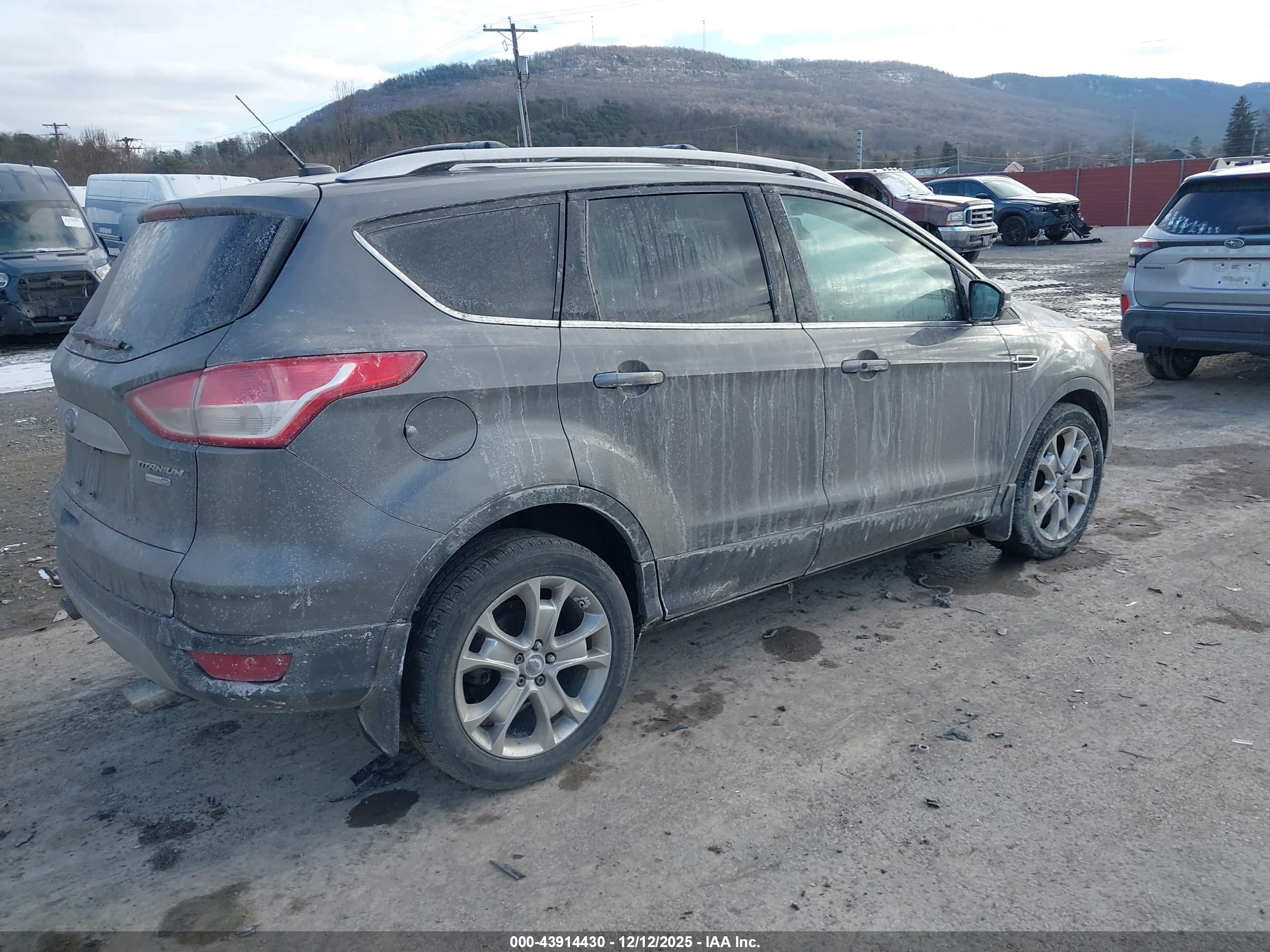 FORD ESCAPE image 4