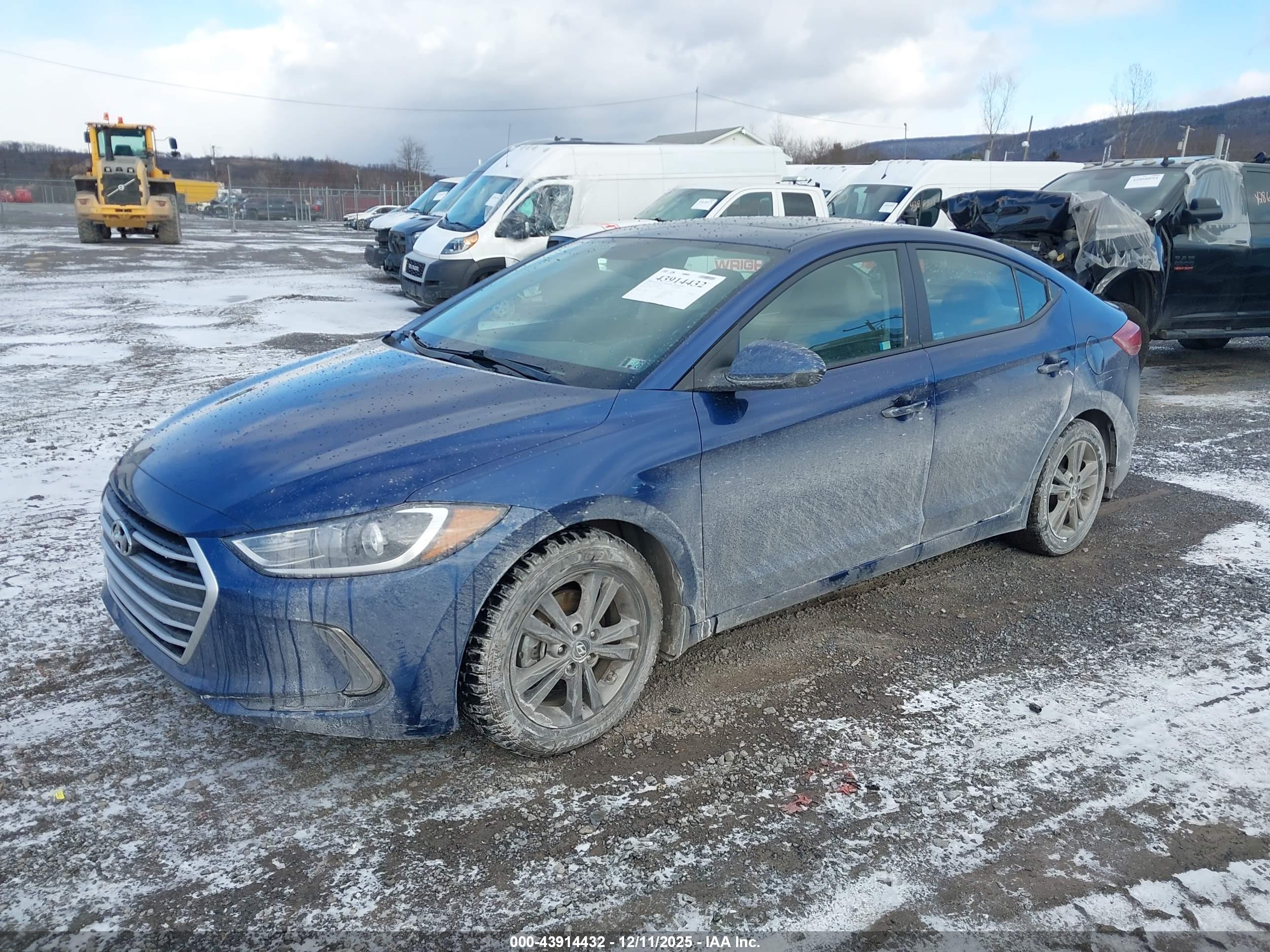 HYUNDAI ELANTRA image 2