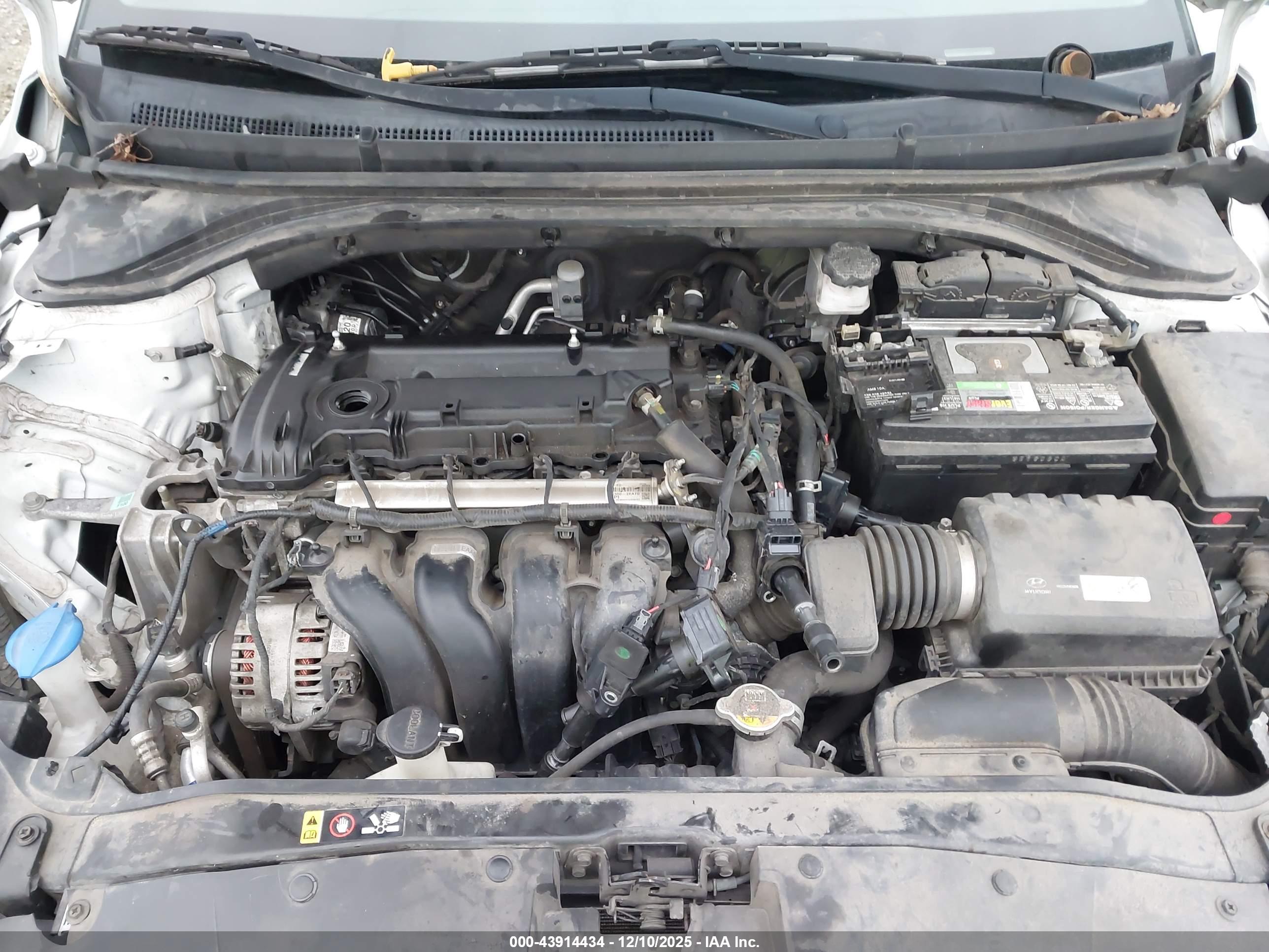 HYUNDAI ELANTRA image 10