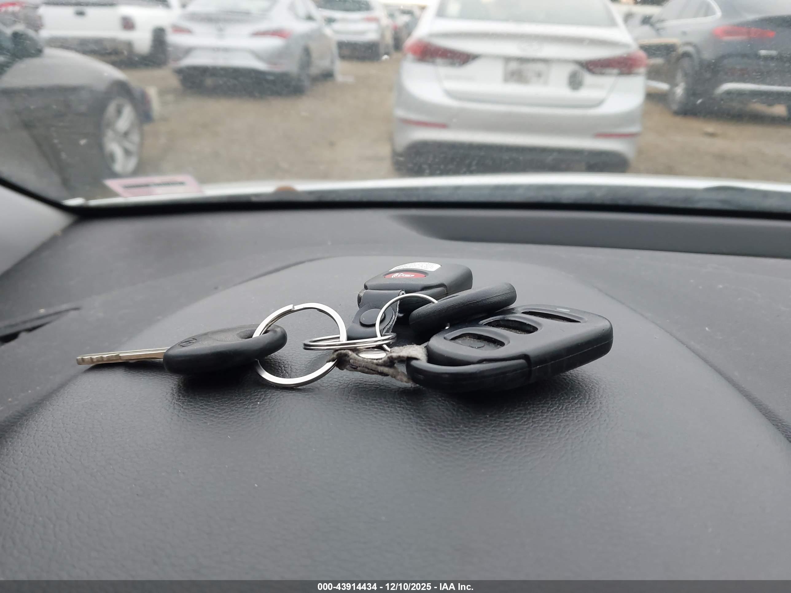 HYUNDAI ELANTRA image 11