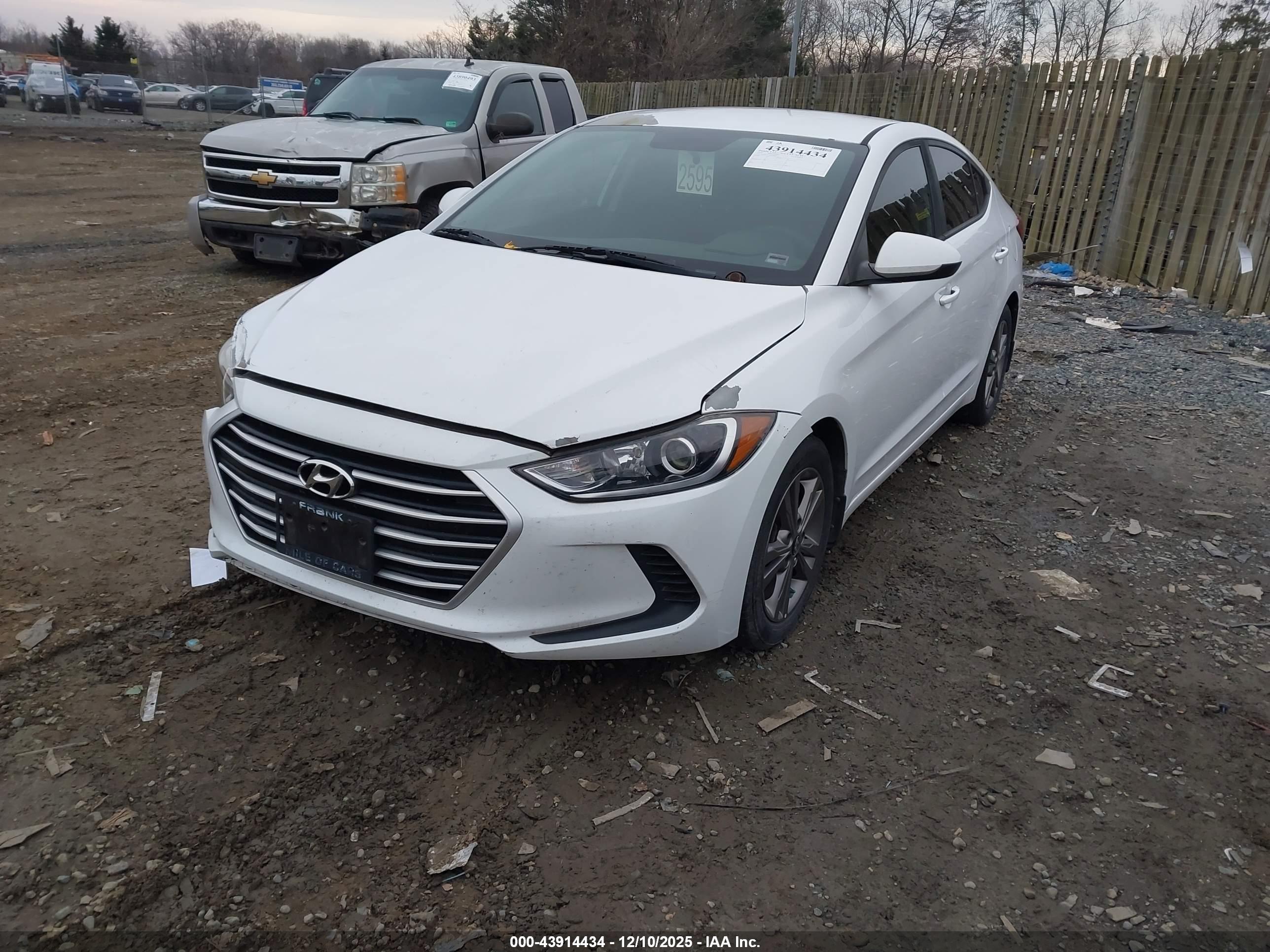 HYUNDAI ELANTRA image 2