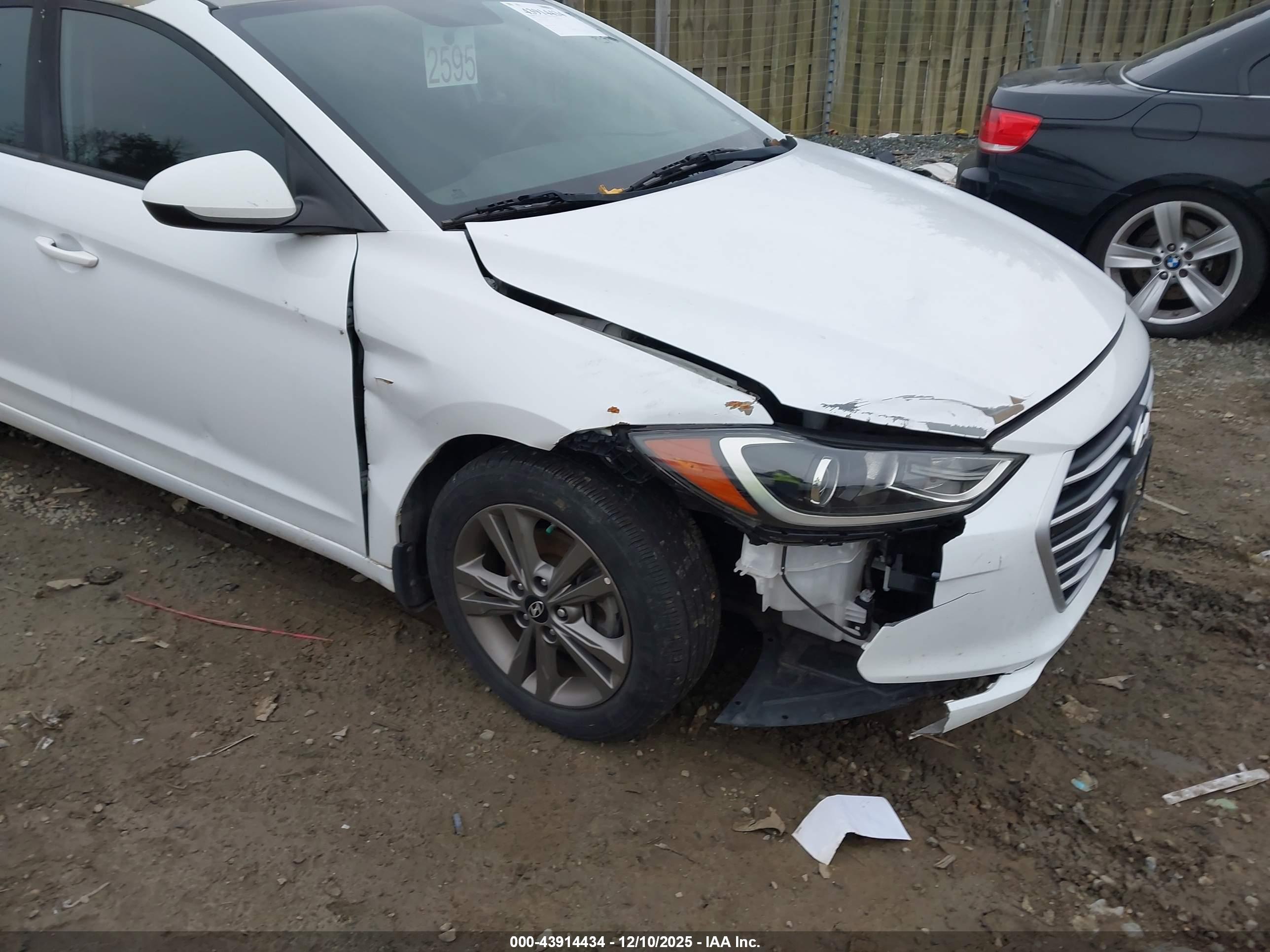 HYUNDAI ELANTRA image 6