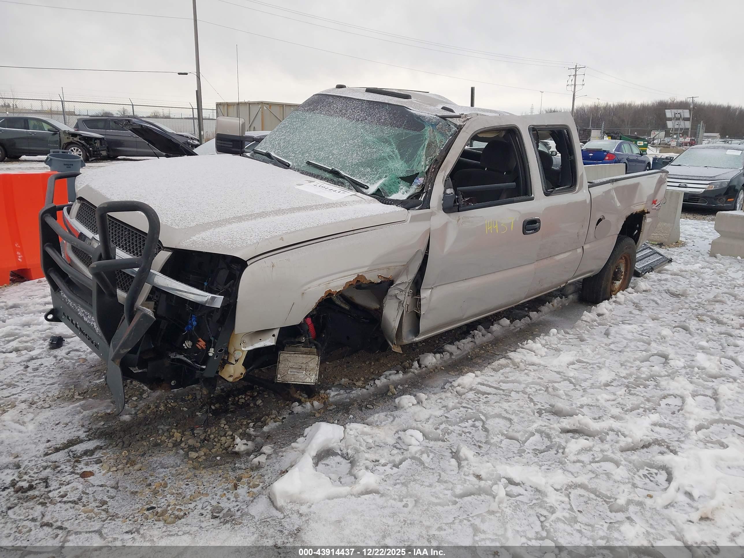 CHEVROLET SILVERADO image 2