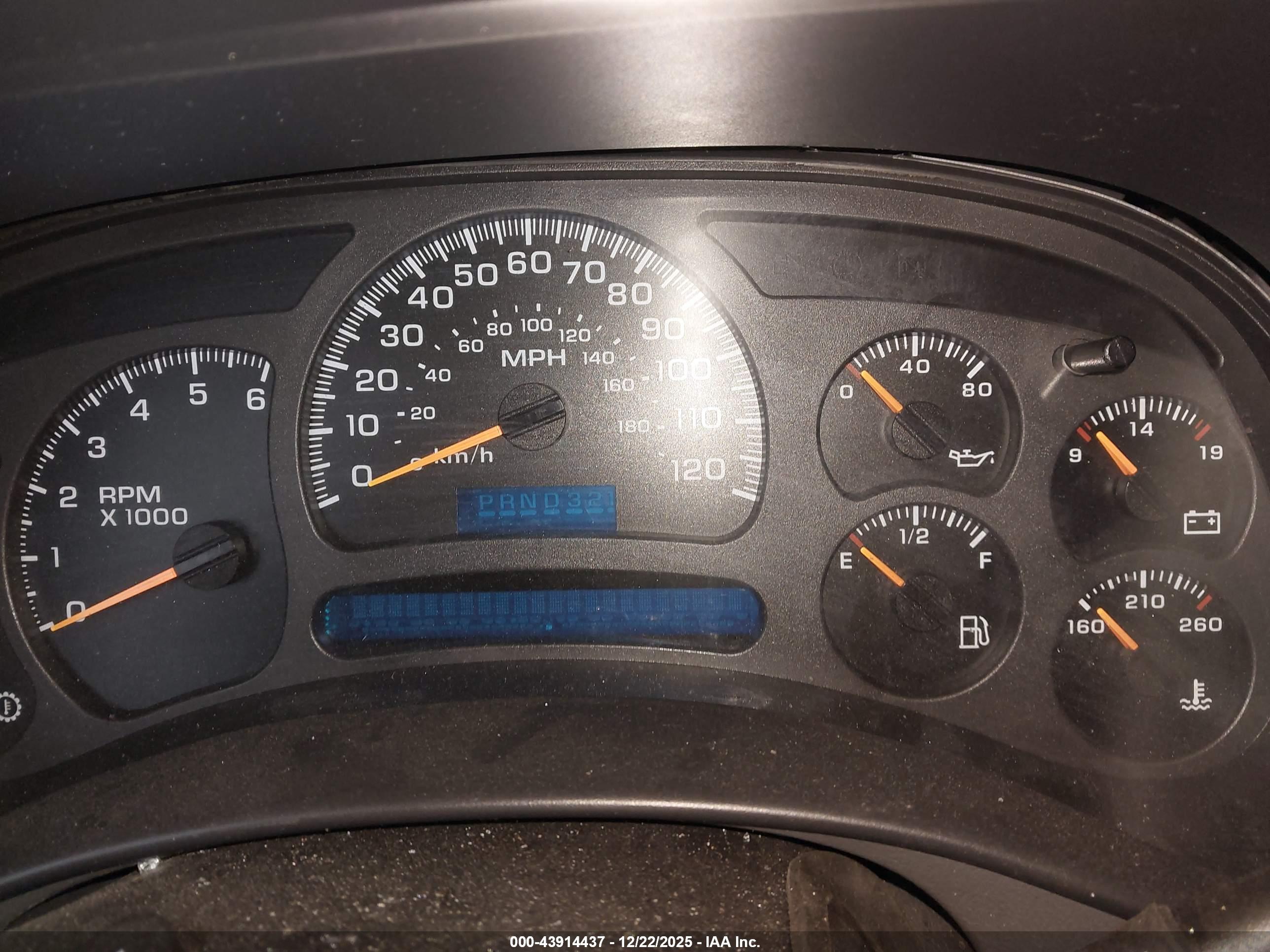 CHEVROLET SILVERADO image 7