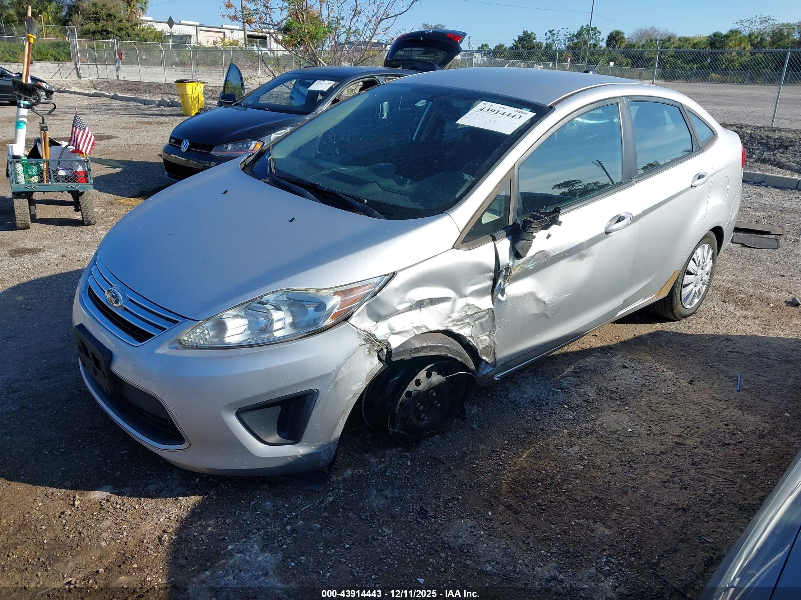 FORD FIESTA image 2