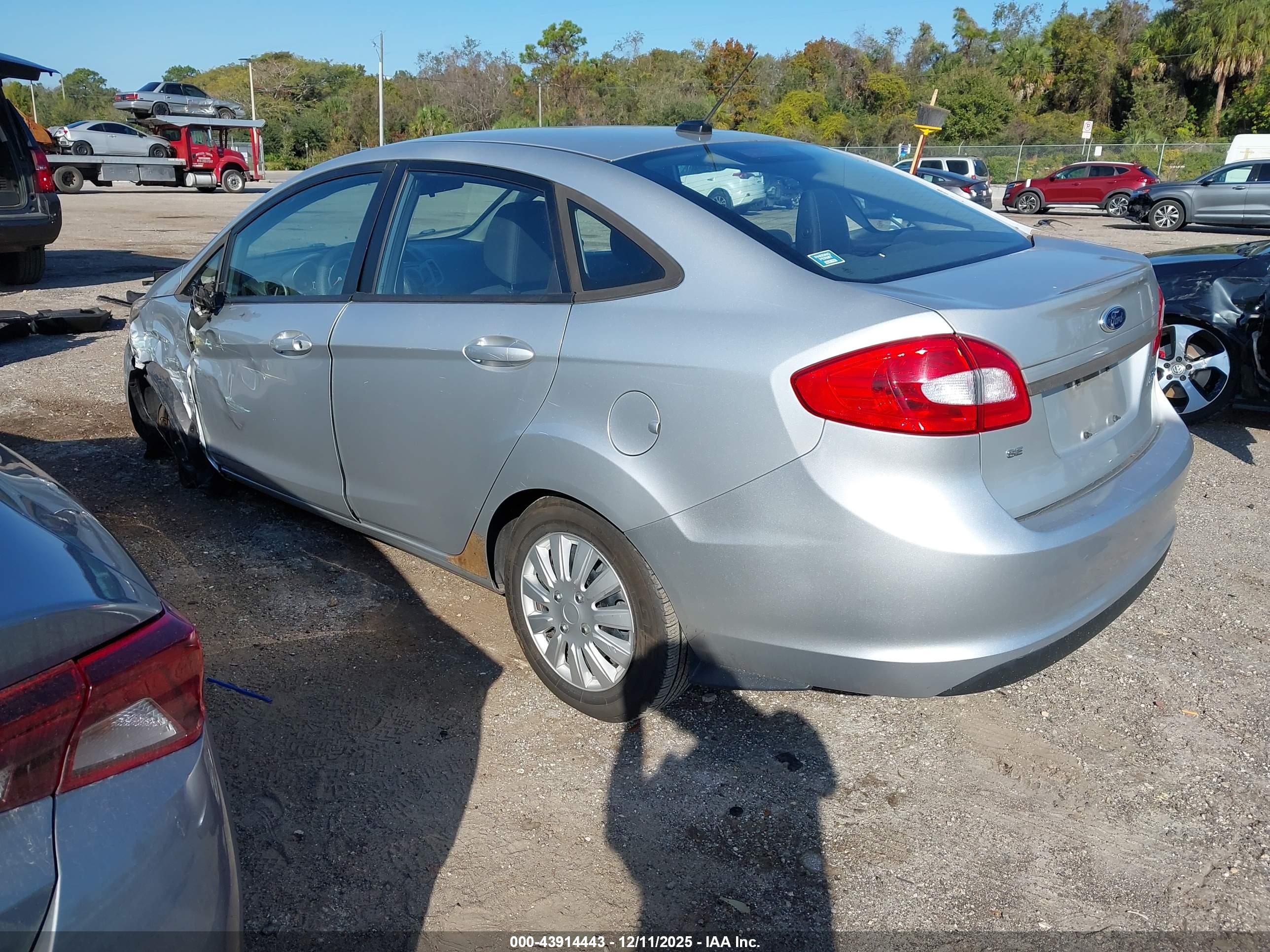 FORD FIESTA image 3