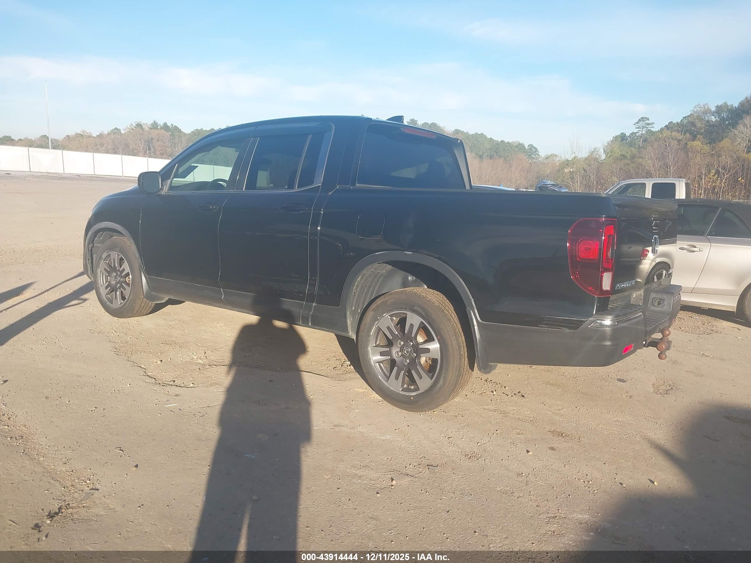 HONDA RIDGELINE image 3
