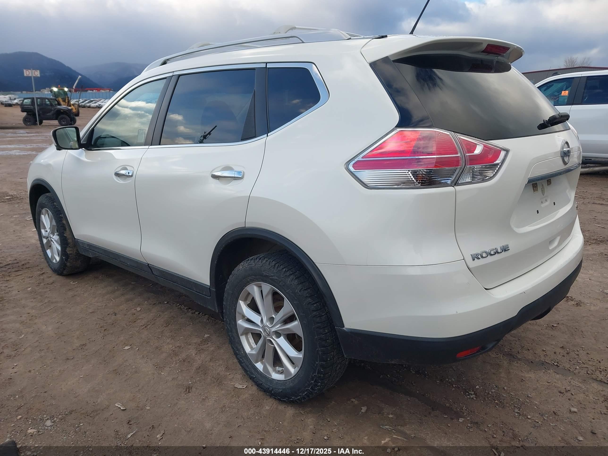 NISSAN ROGUE image 3
