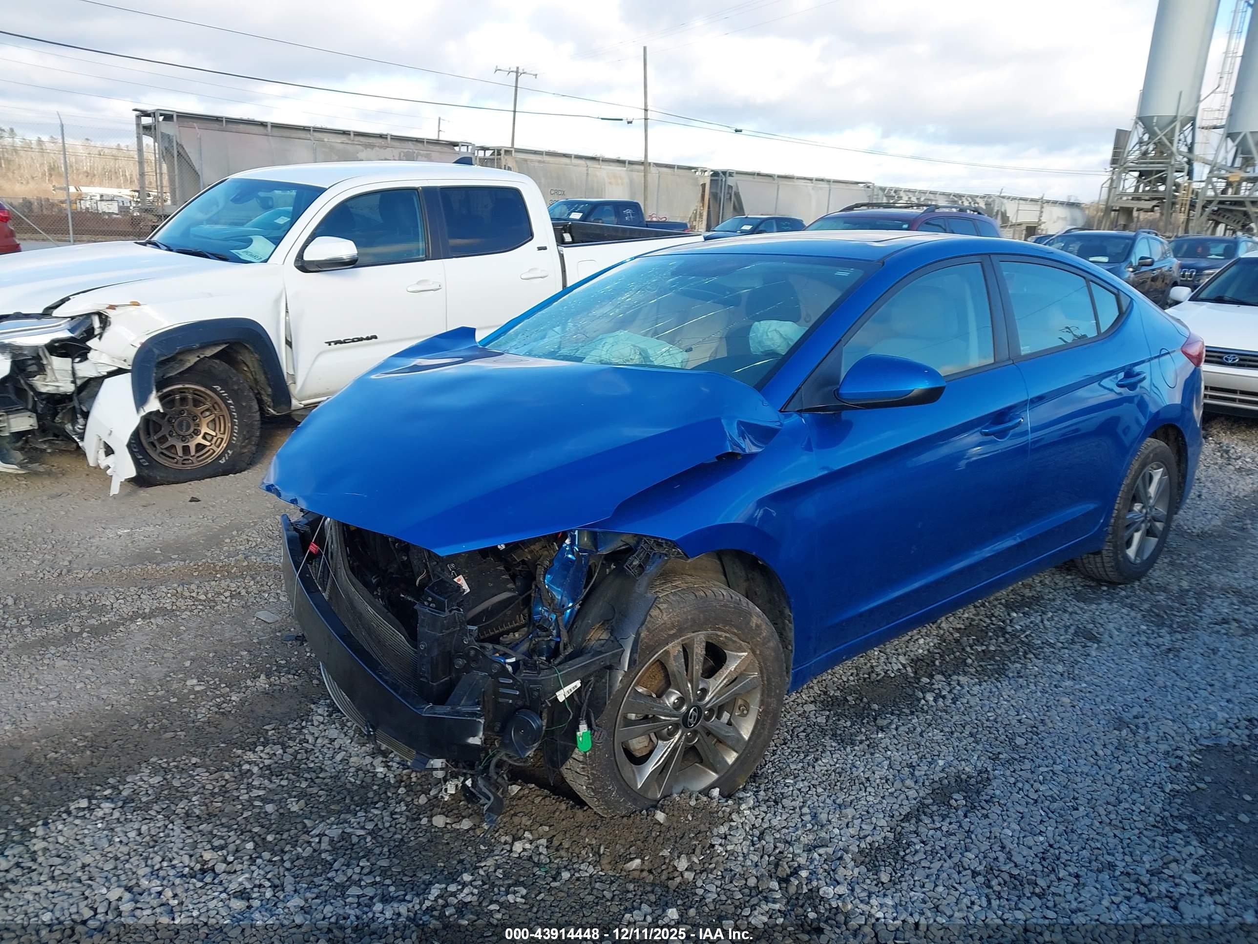 HYUNDAI ELANTRA image 2