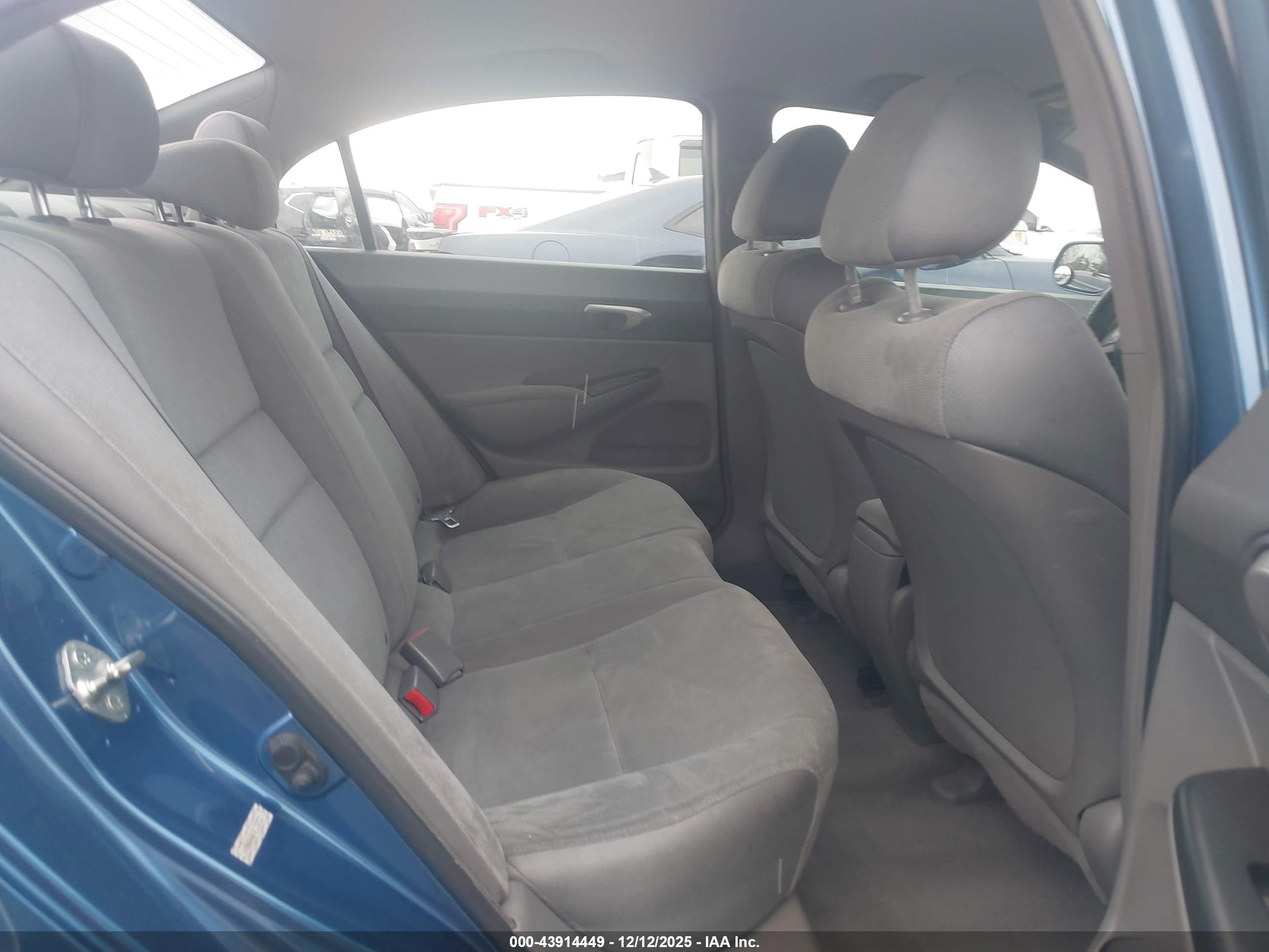 HONDA CIVIC image 8