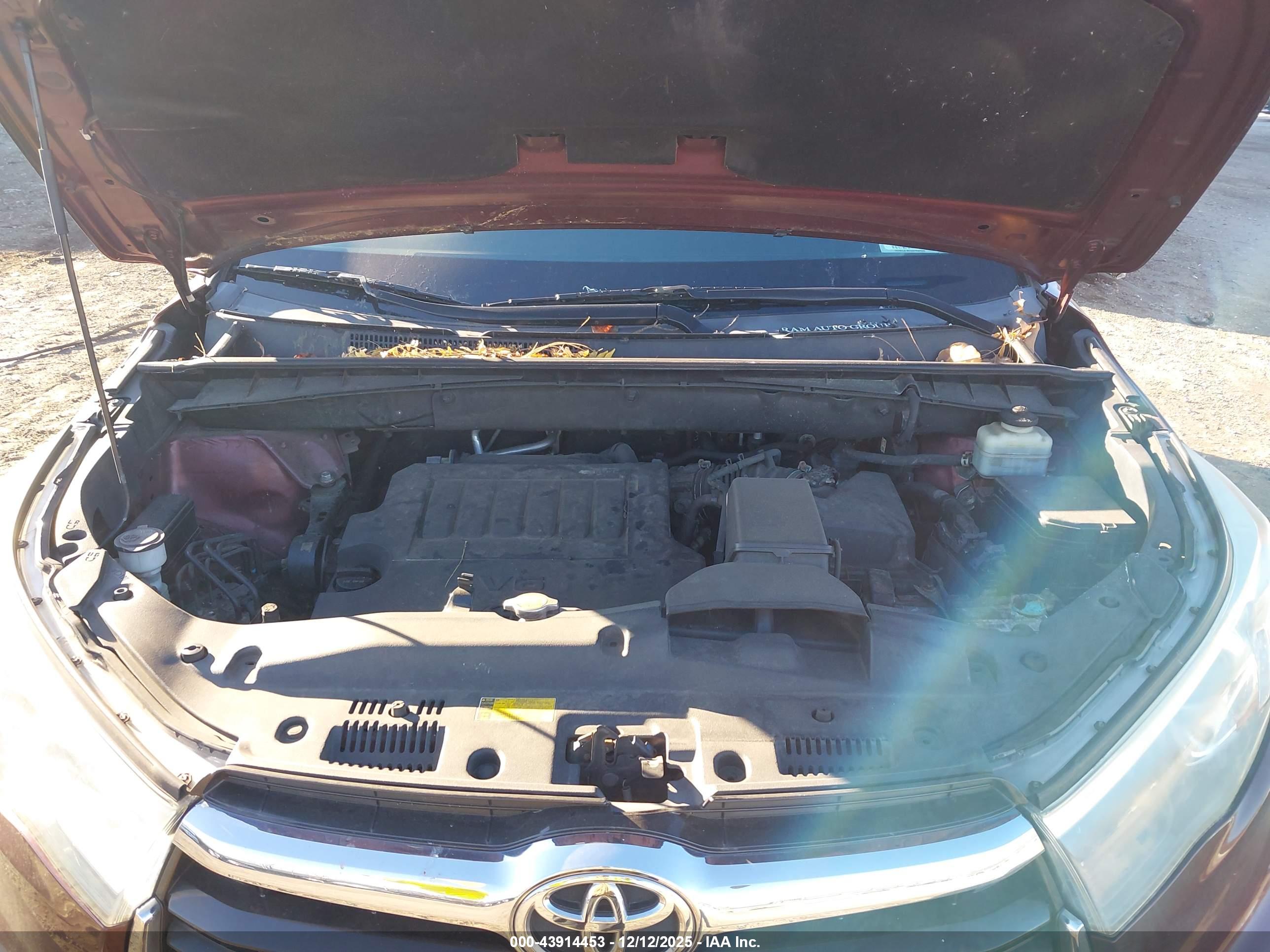 TOYOTA HIGHLANDER image 10