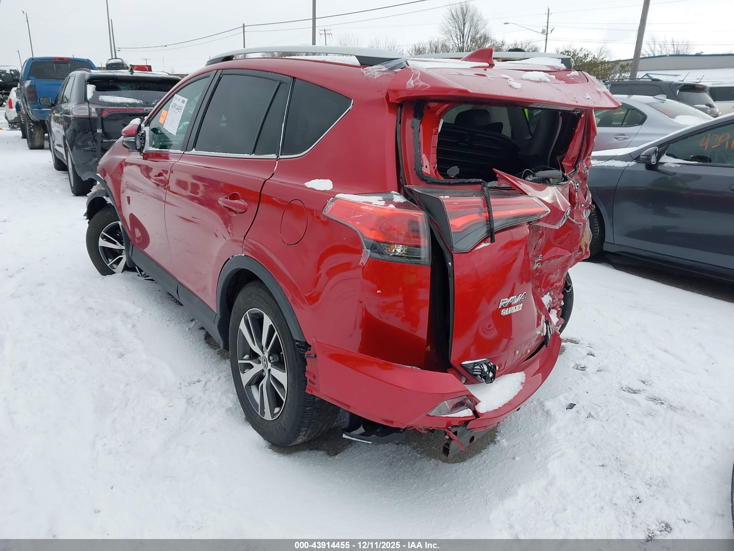 TOYOTA RAV4 image 3