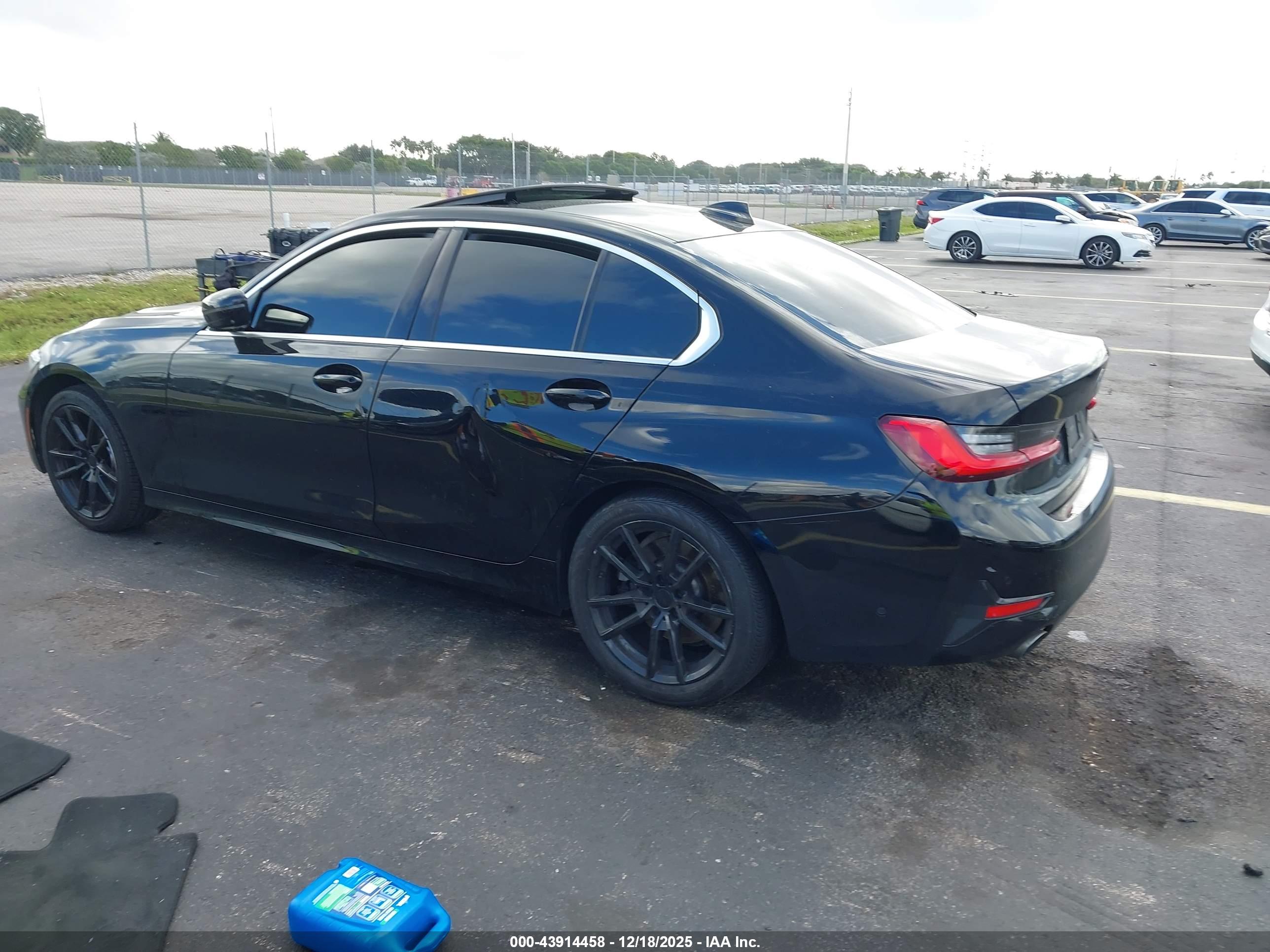 BMW 330I image 3