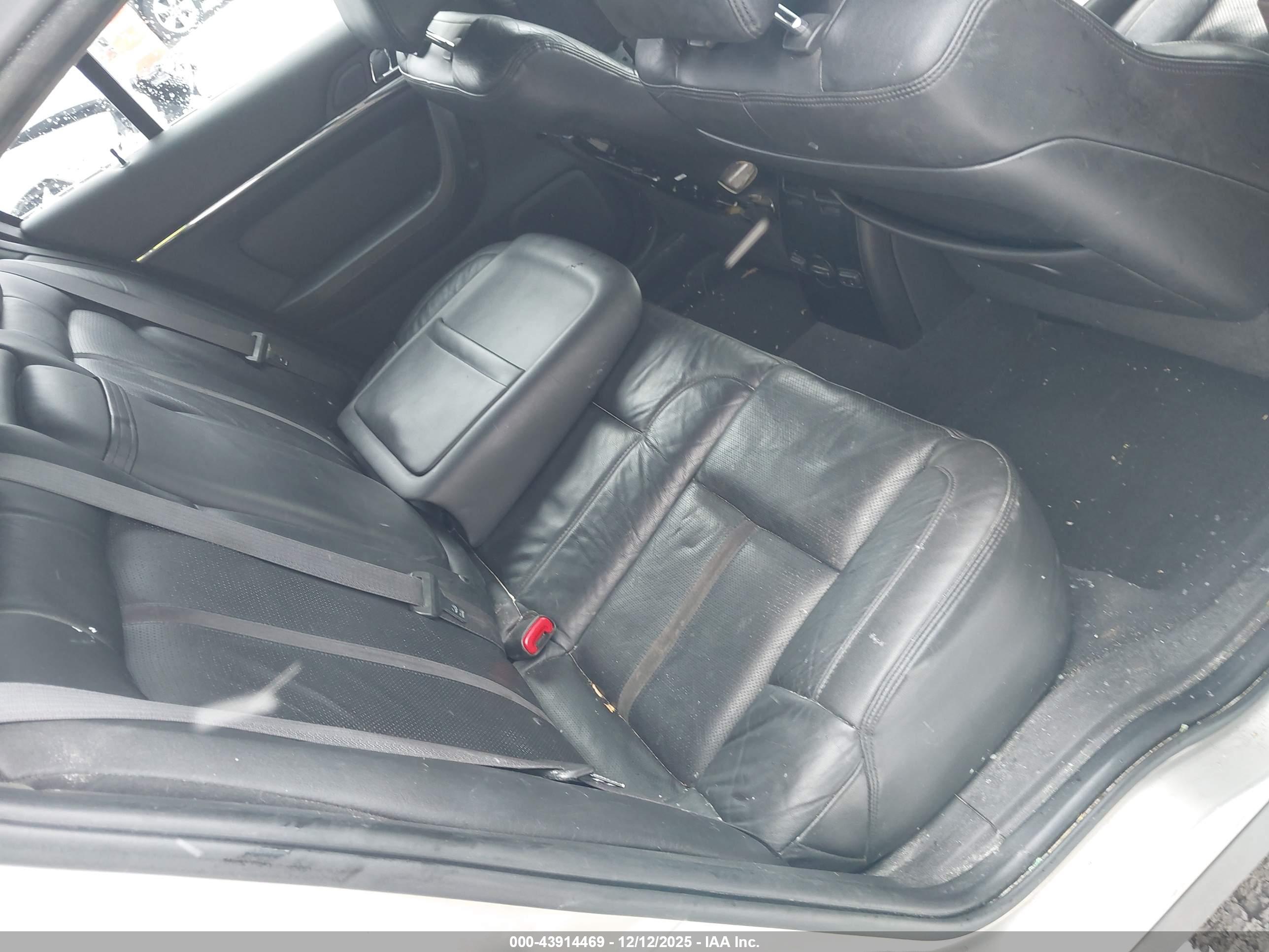 LINCOLN MKS image 8