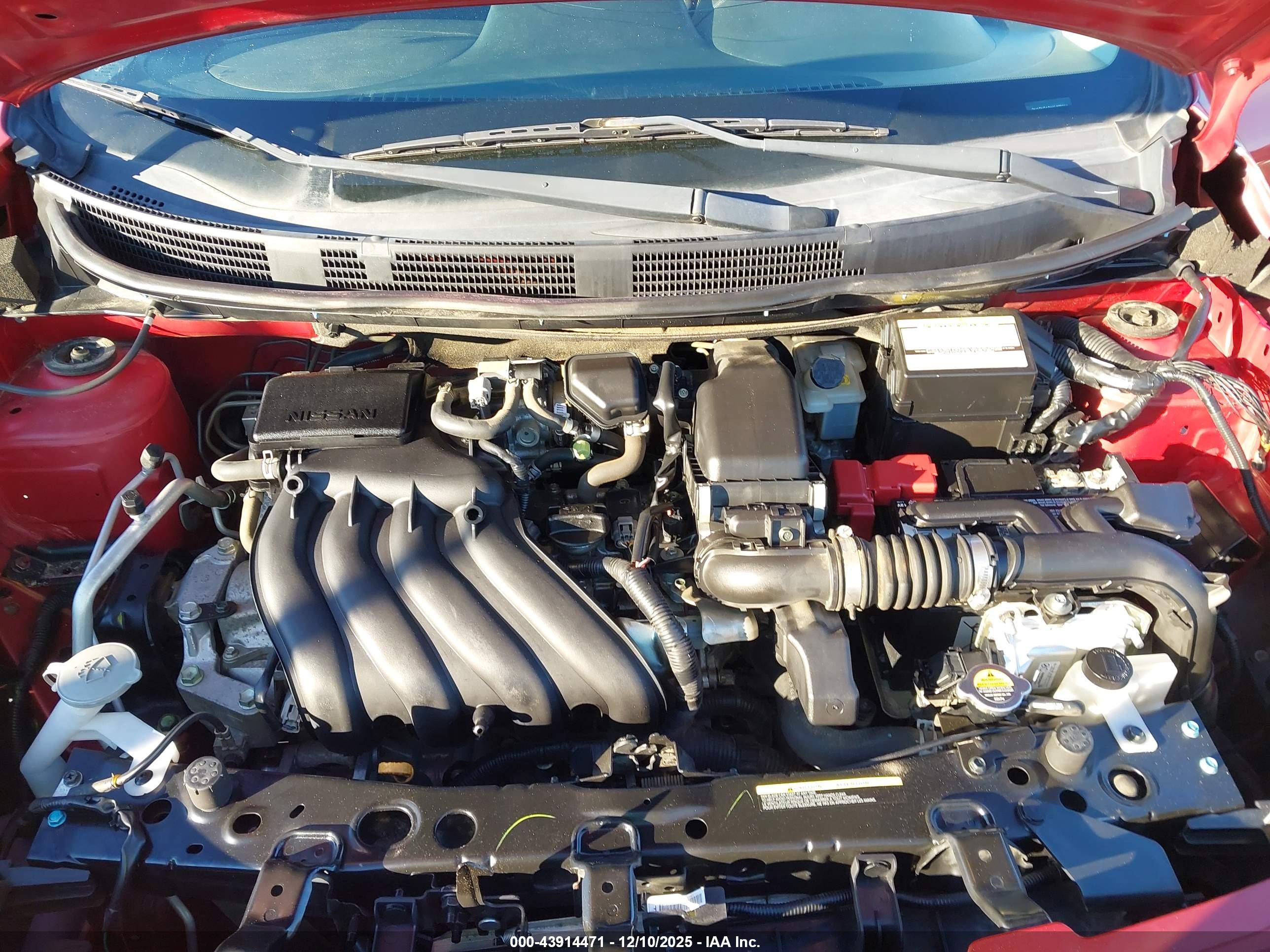 NISSAN VERSA image 10