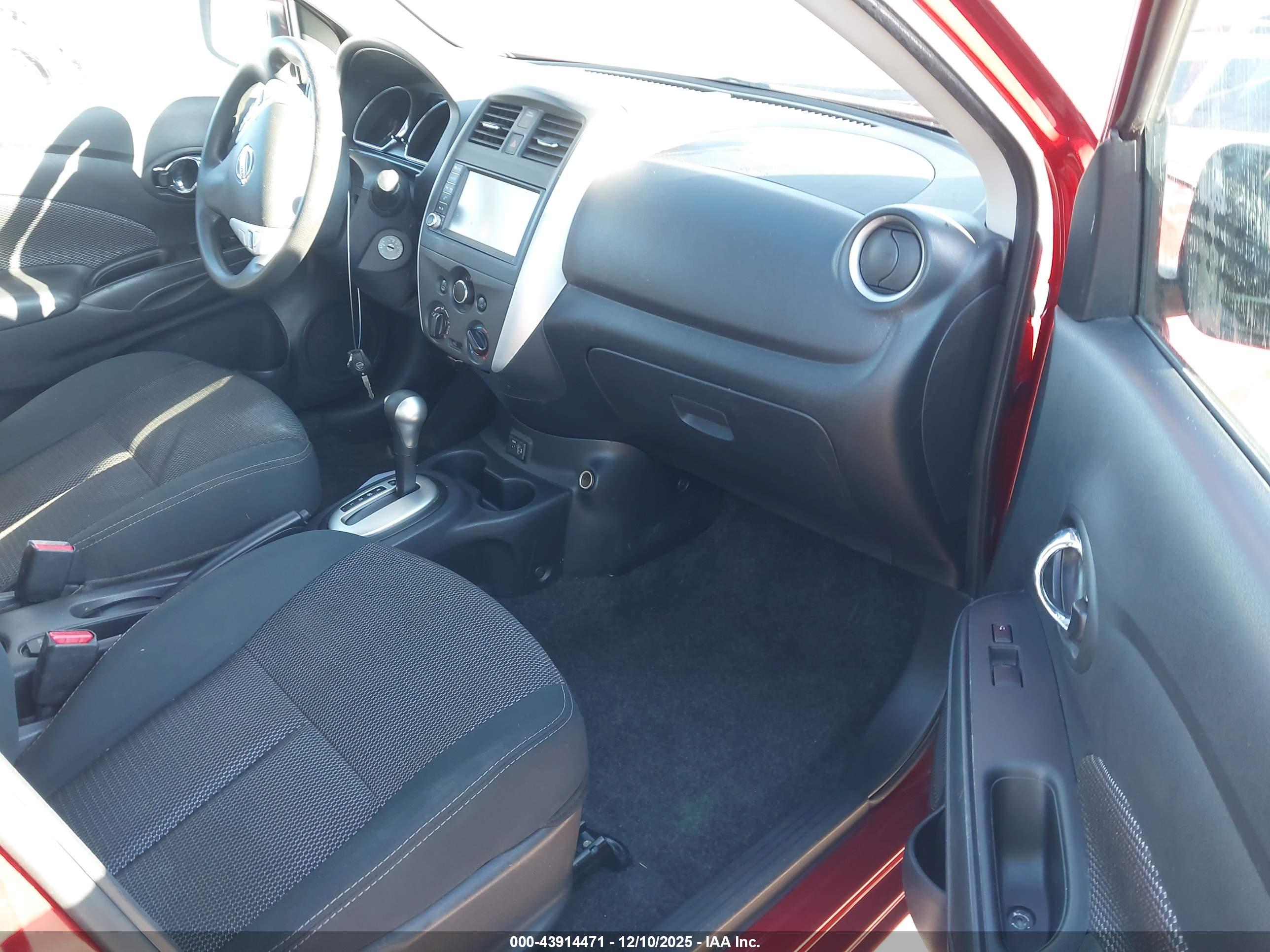 NISSAN VERSA image 5