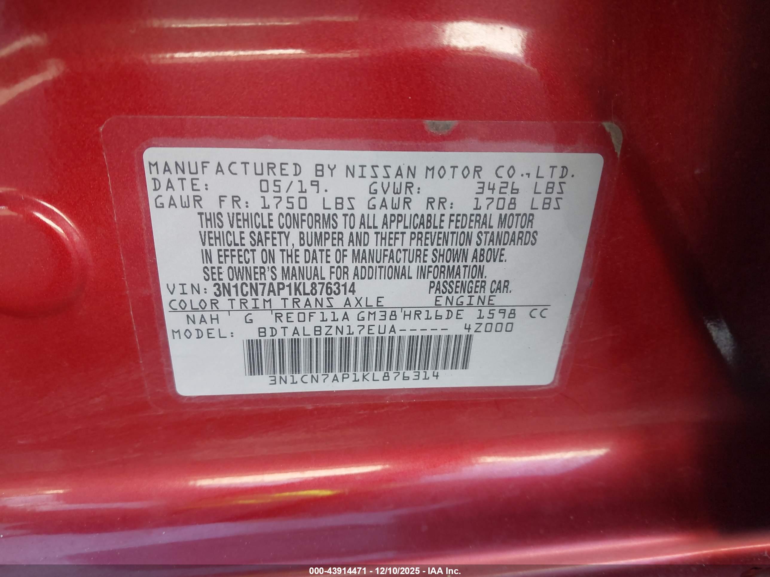 NISSAN VERSA image 9