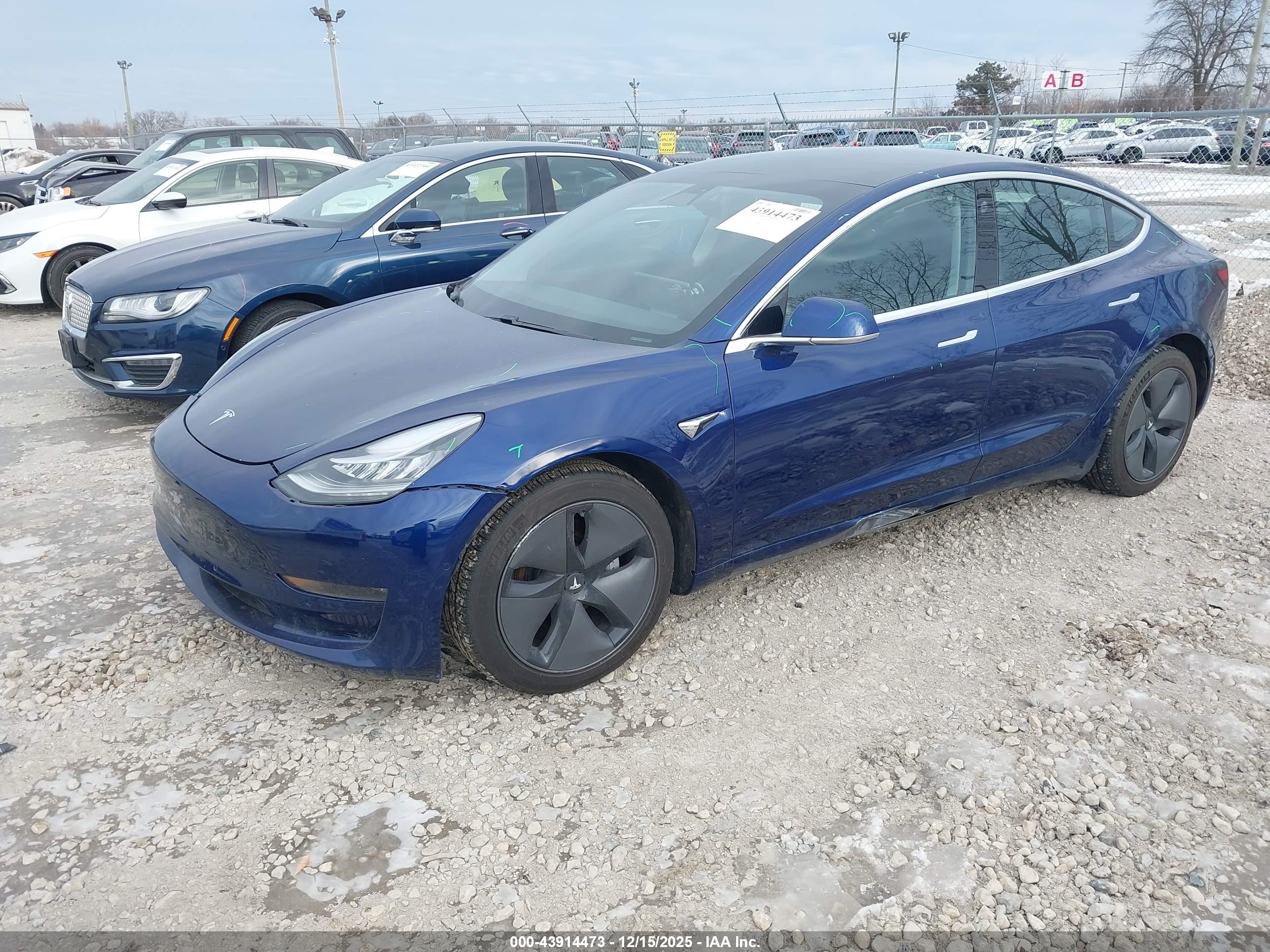 TESLA MODEL image 2