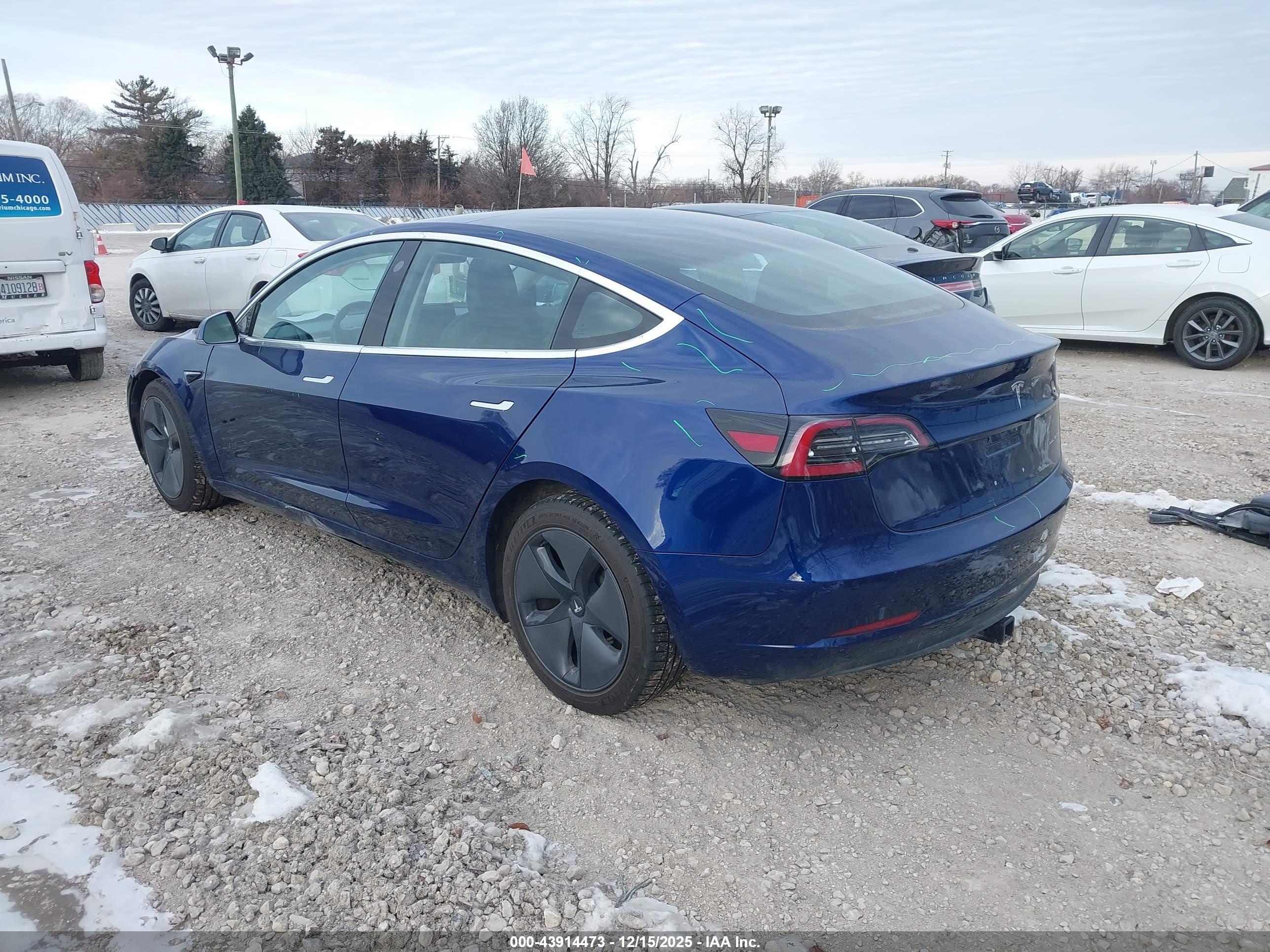 TESLA MODEL image 3