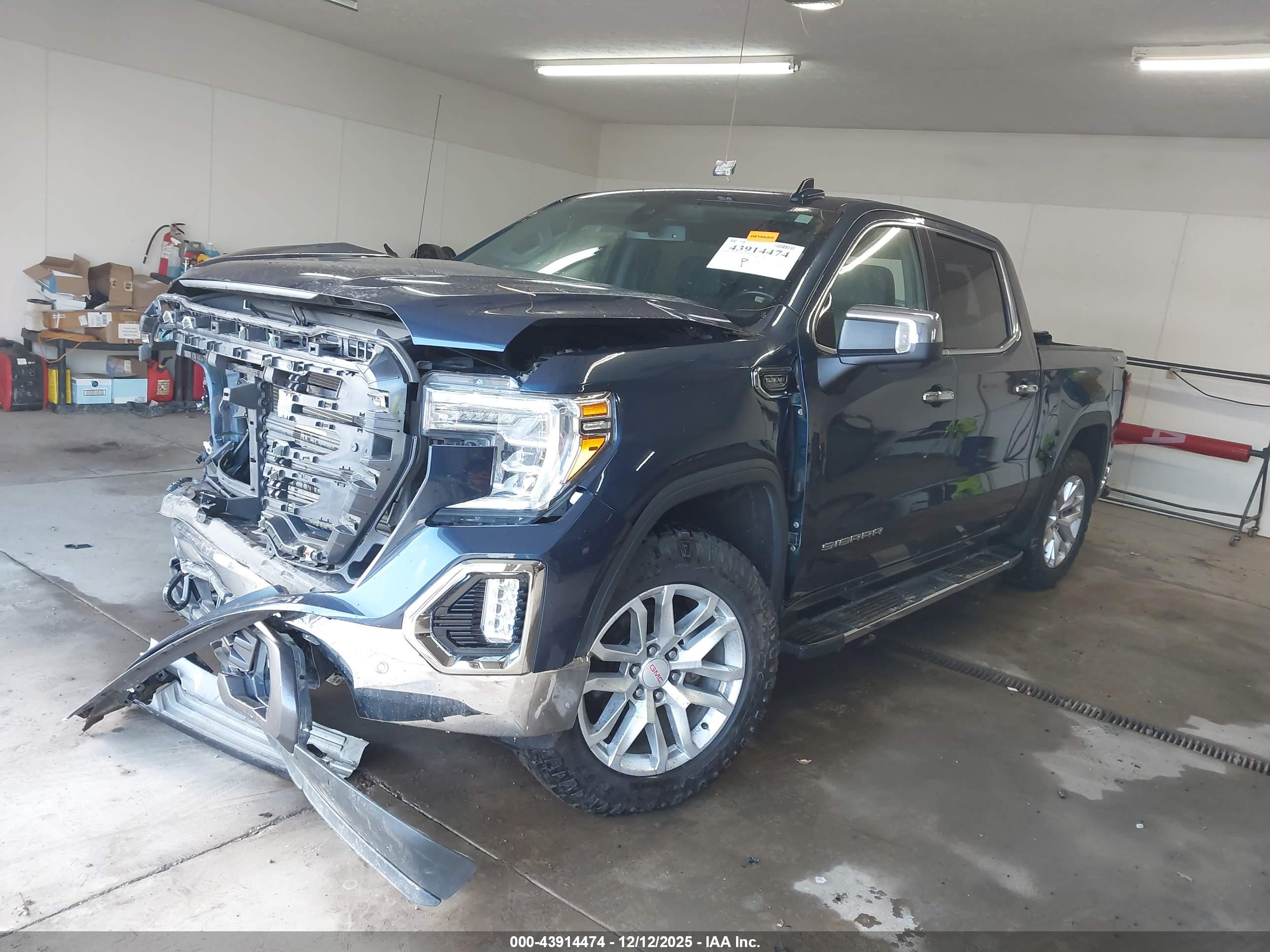 GMC SIERRA image 2