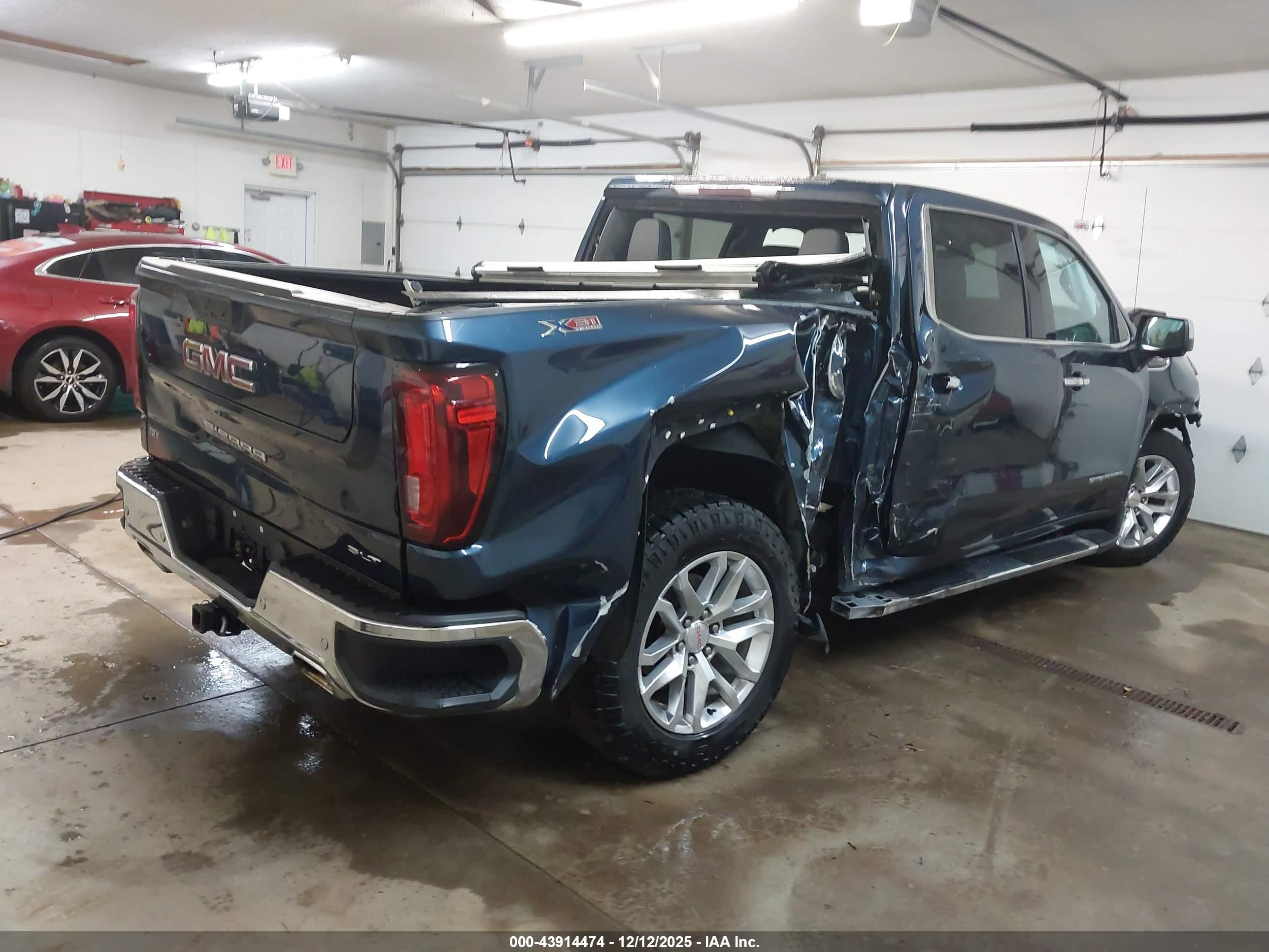 GMC SIERRA image 4