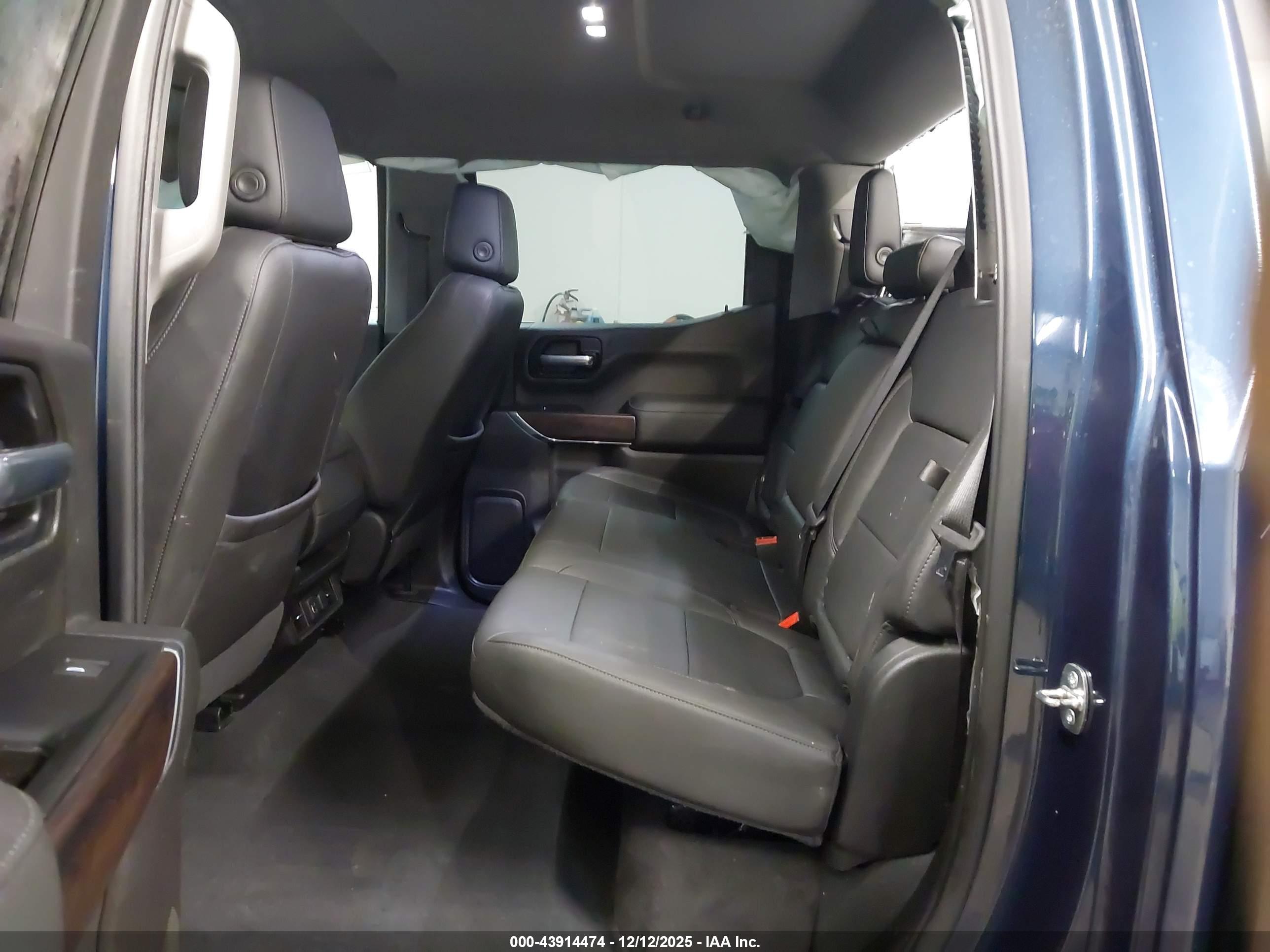 GMC SIERRA image 8