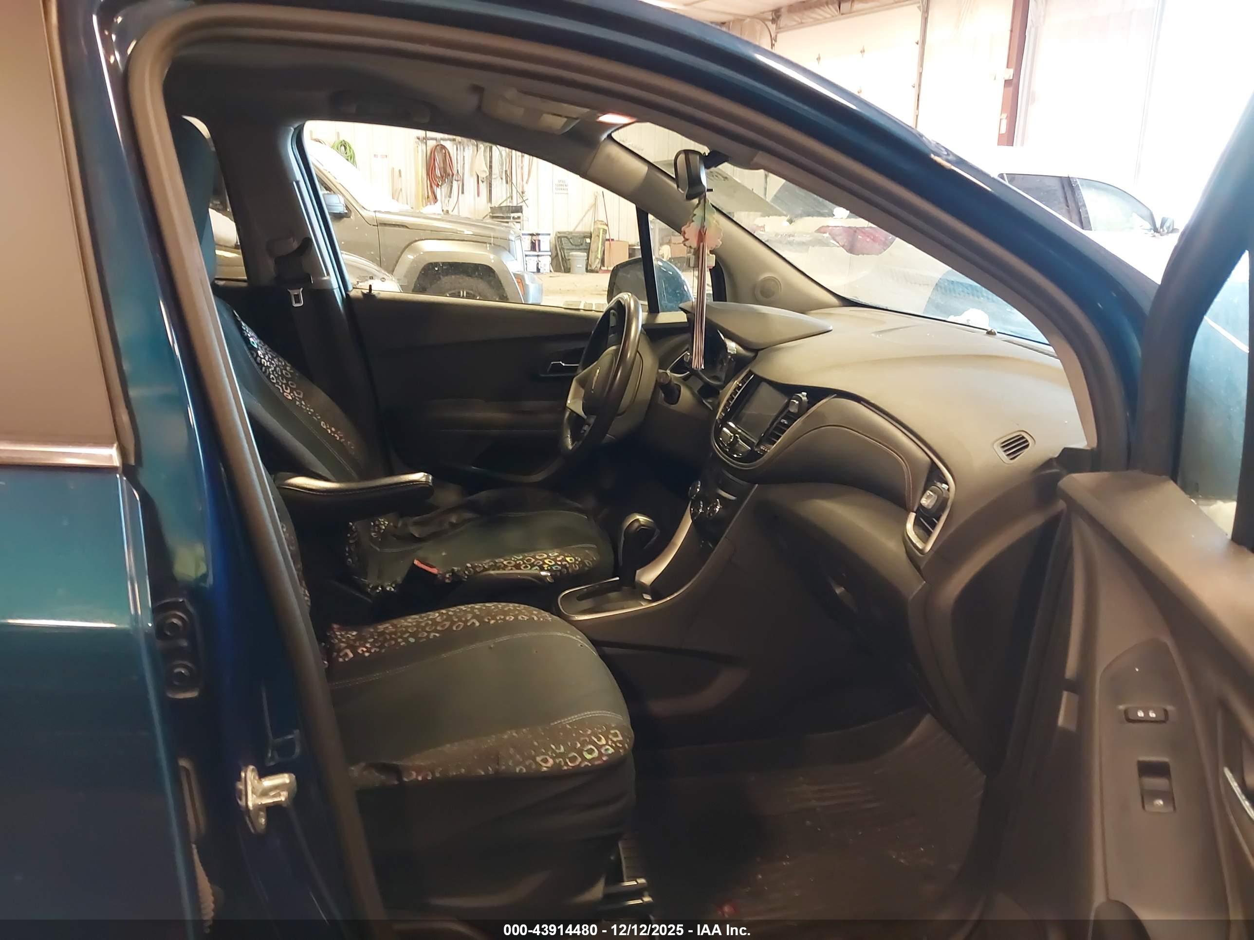 CHEVROLET TRAX image 5