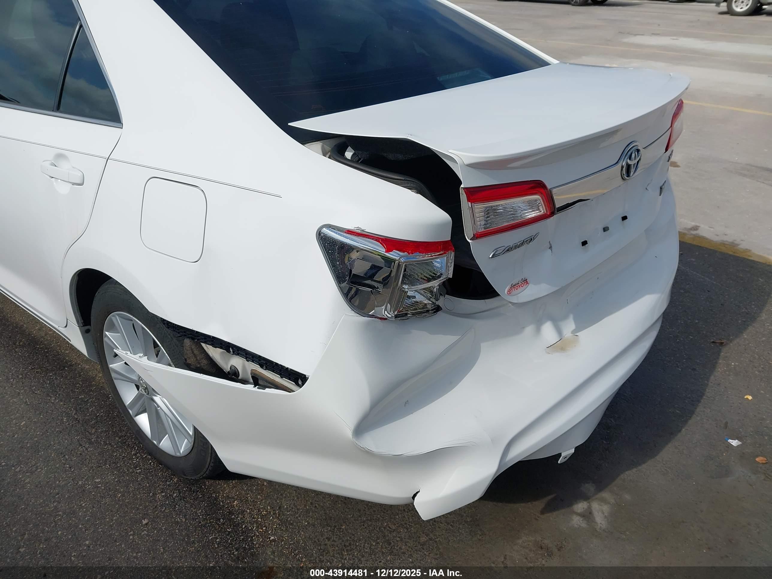 TOYOTA CAMRY image 6