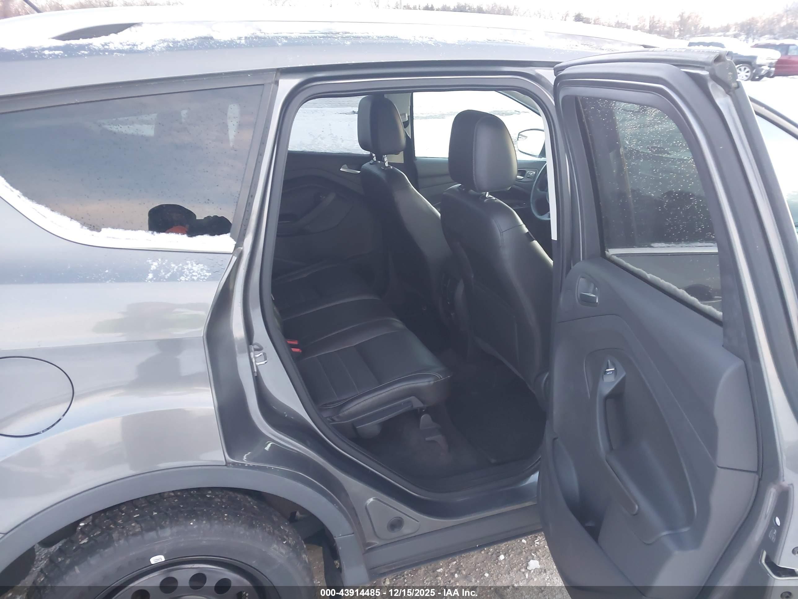 FORD ESCAPE image 8