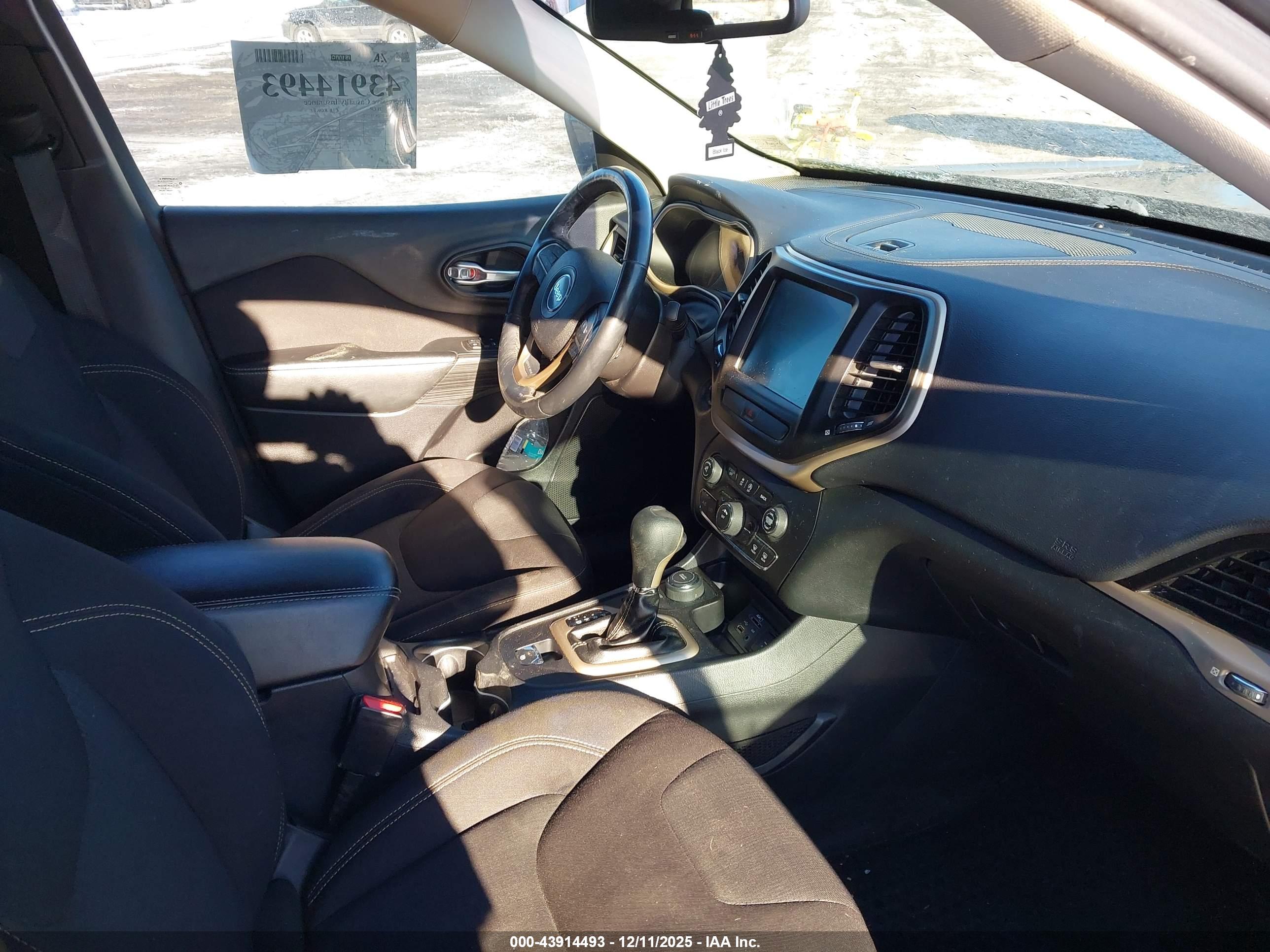 JEEP CHEROKEE image 5