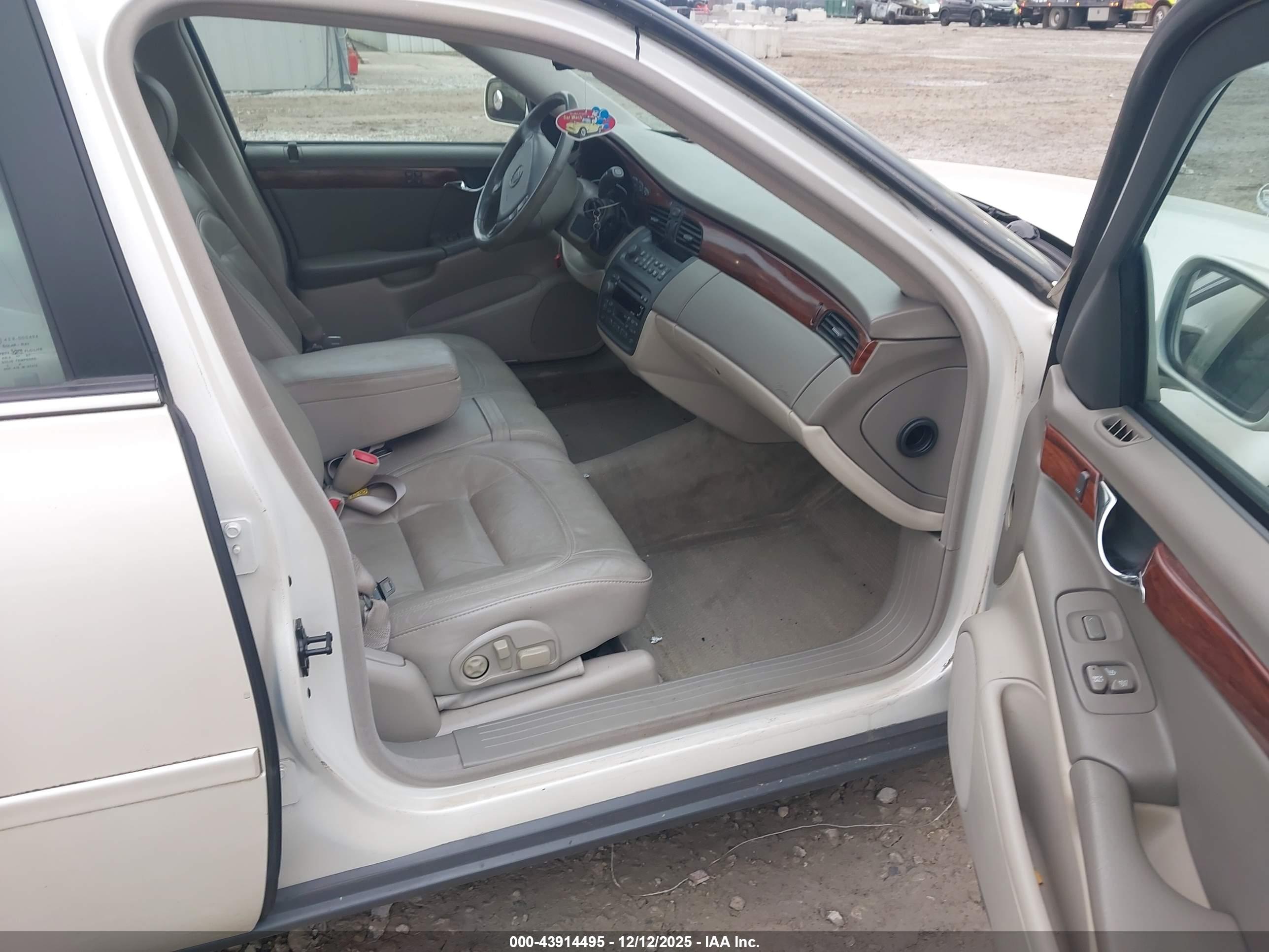 CADILLAC DEVILLE image 5