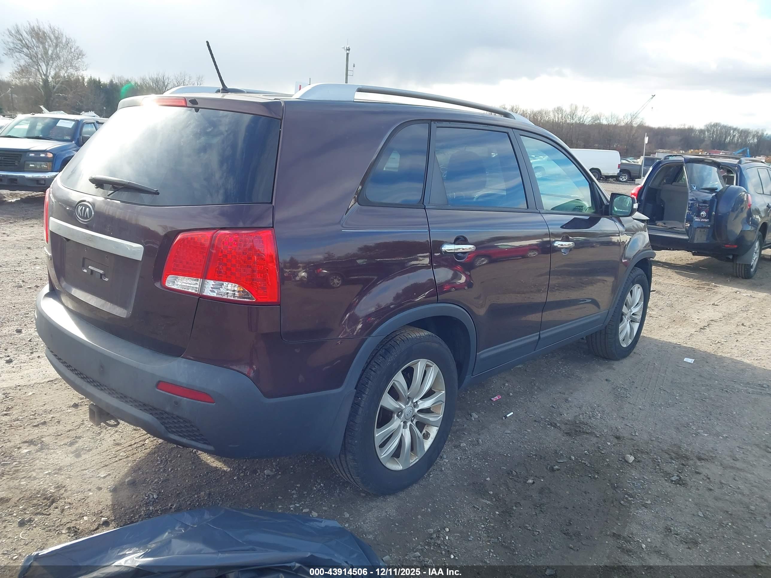 KIA SORENTO image 4