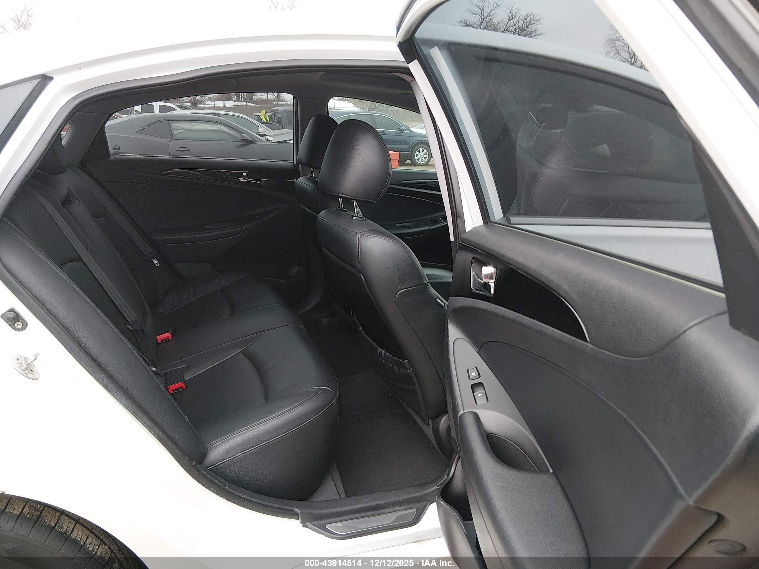 HYUNDAI SONATA image 8