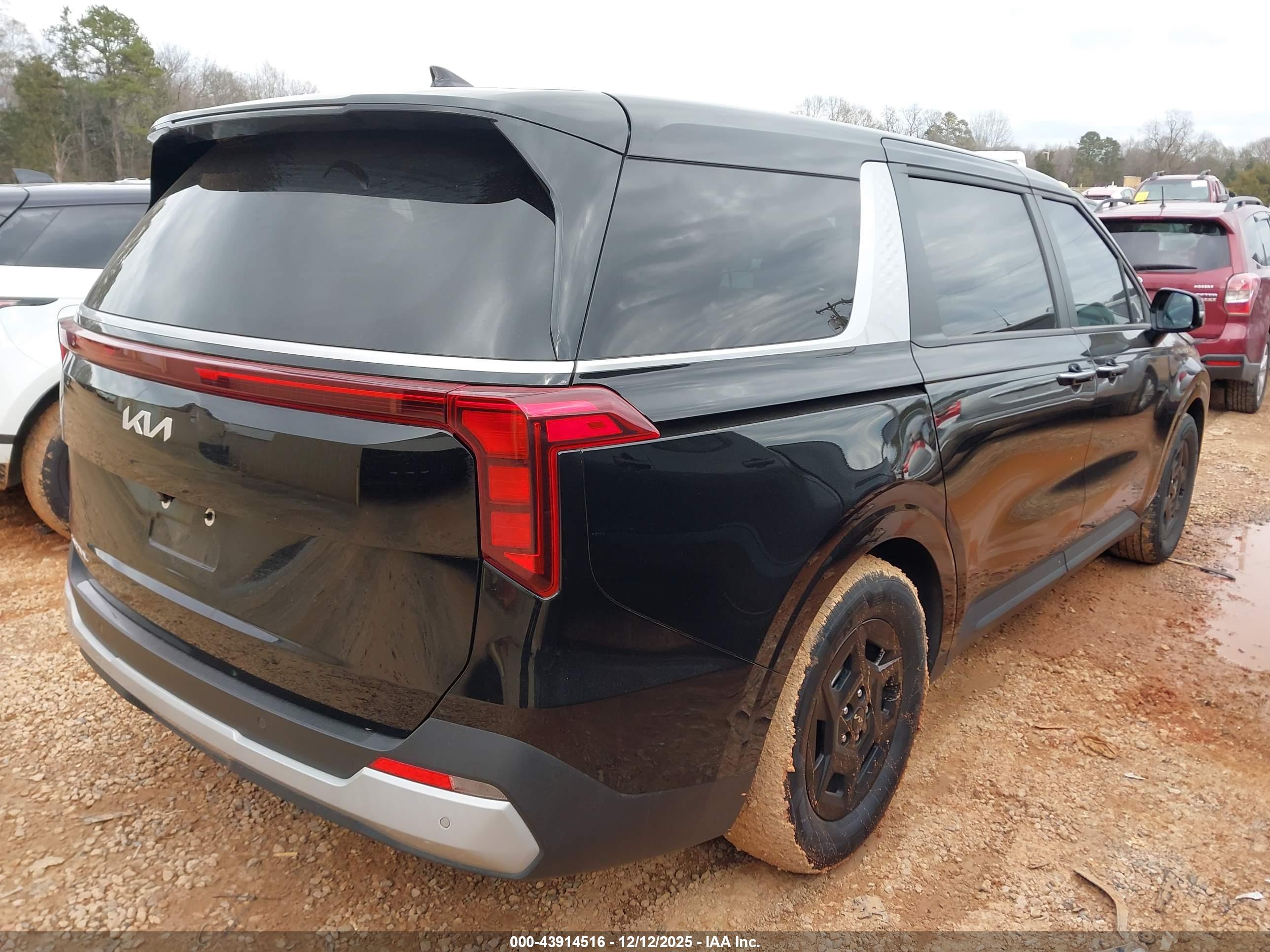 KIA CARNIVAL image 4