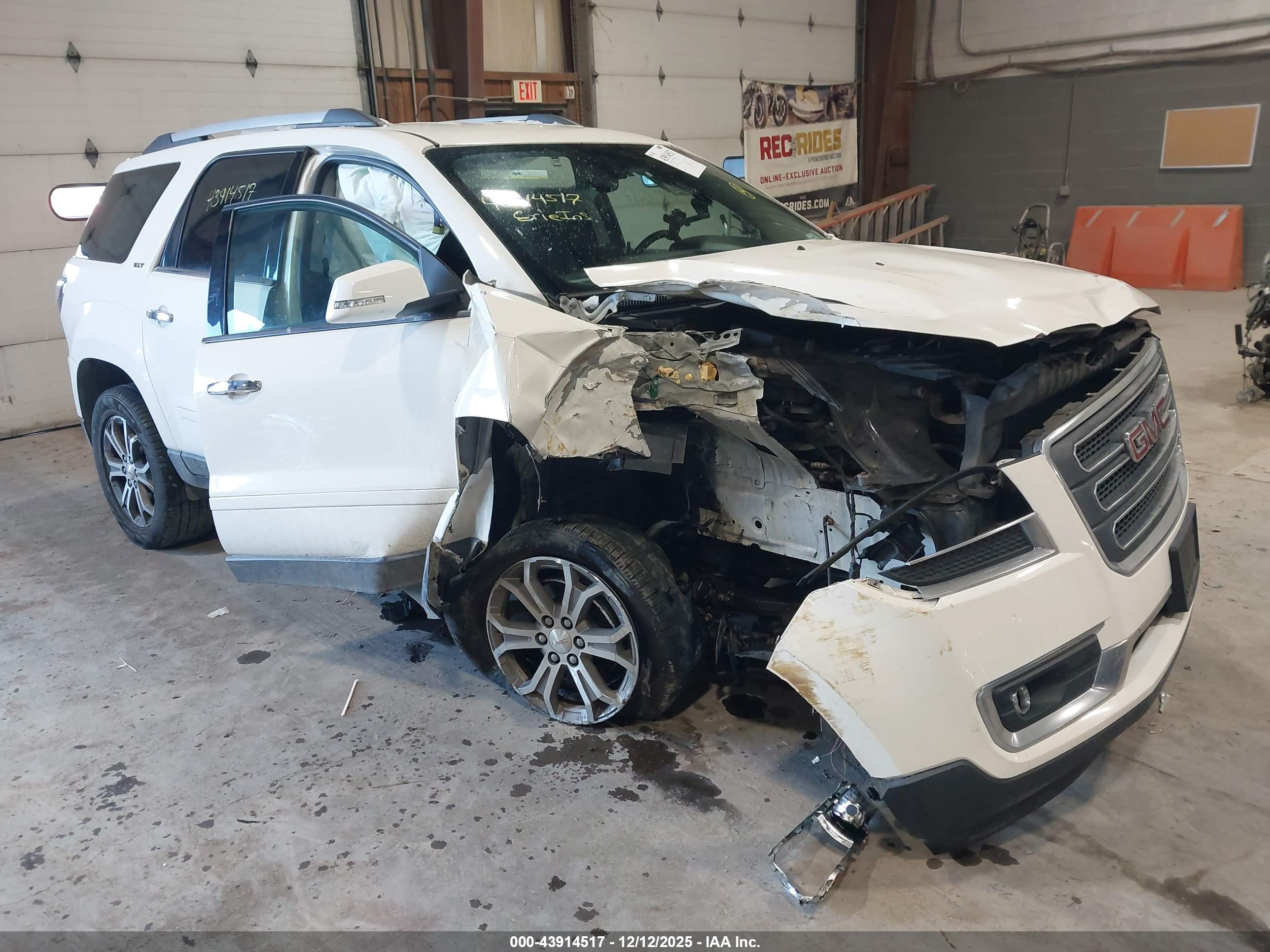 GMC ACADIA image 6
