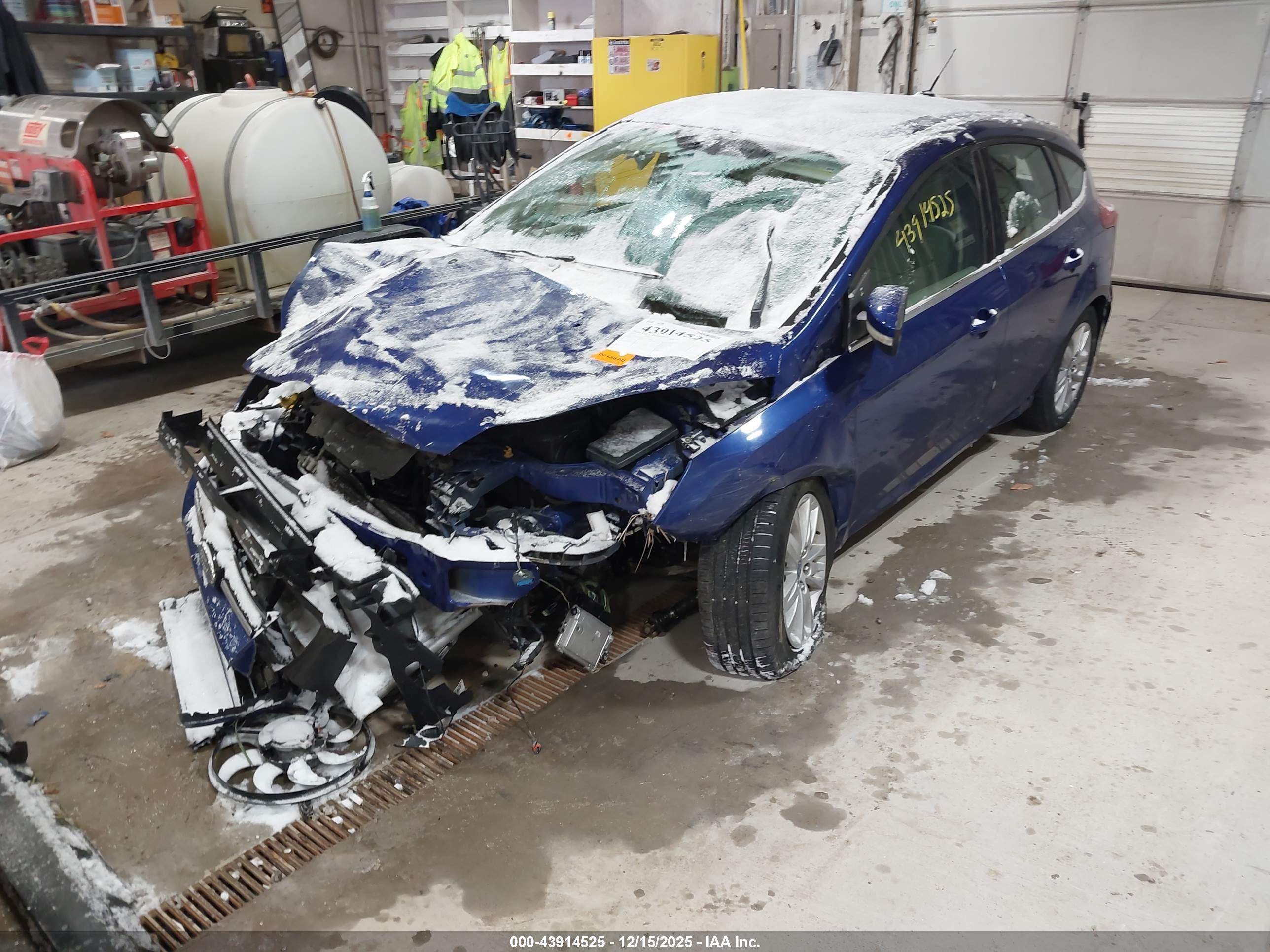 FORD FOCUS image 2