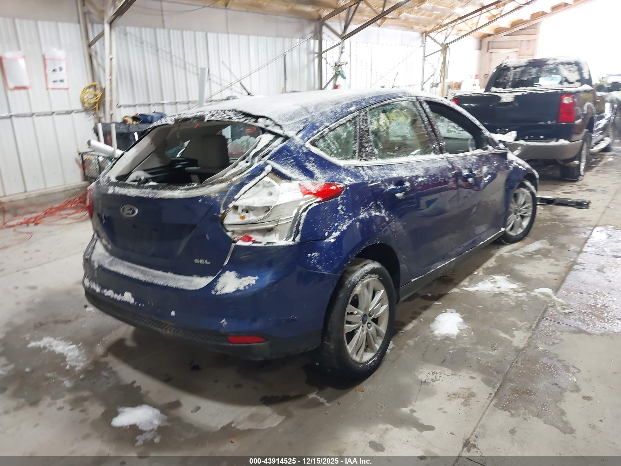 FORD FOCUS image 4