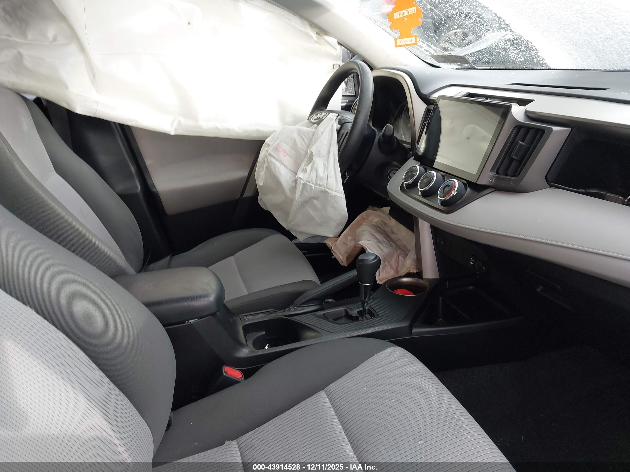 TOYOTA RAV4 image 5