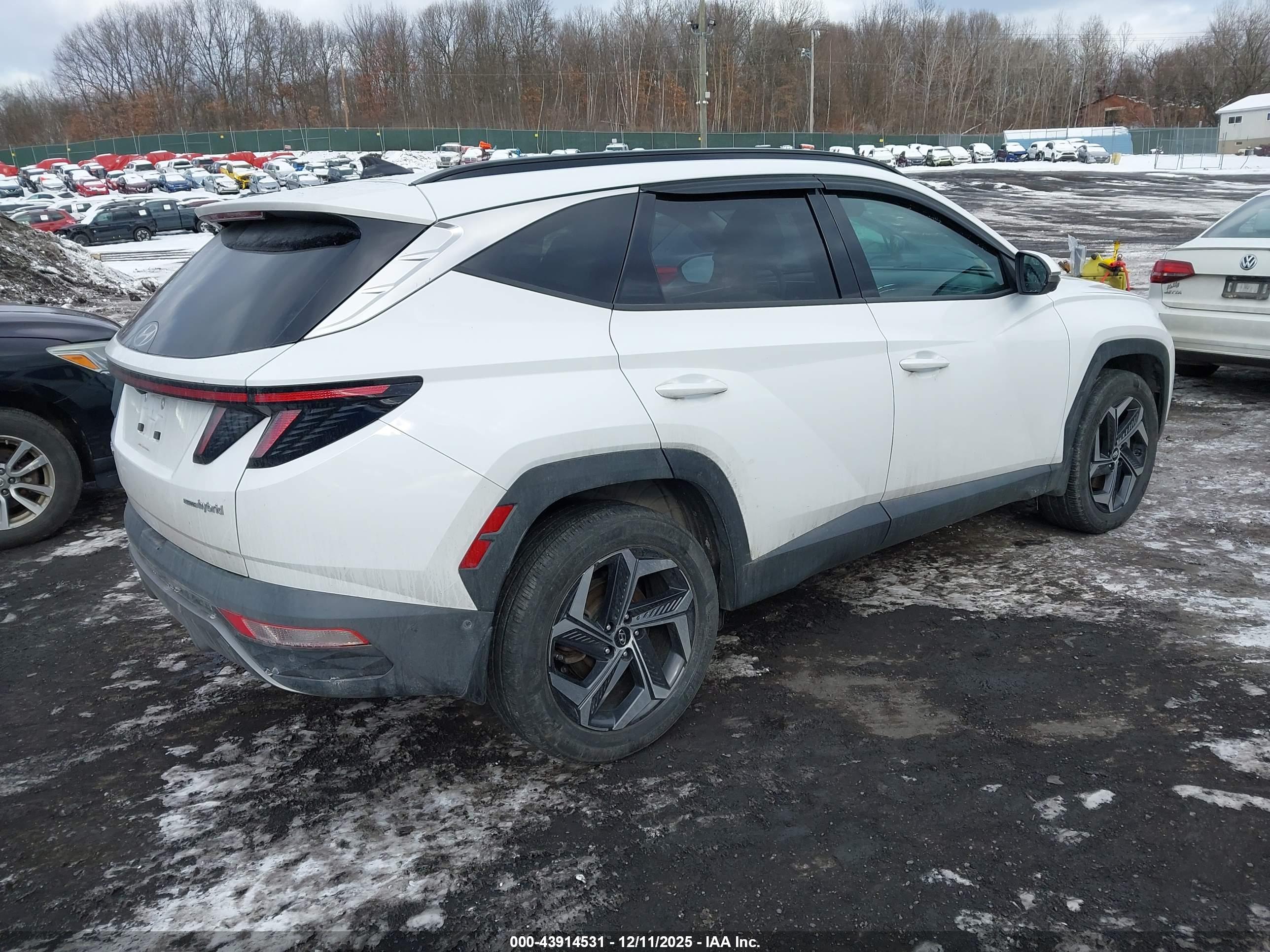 HYUNDAI TUCSON image 4