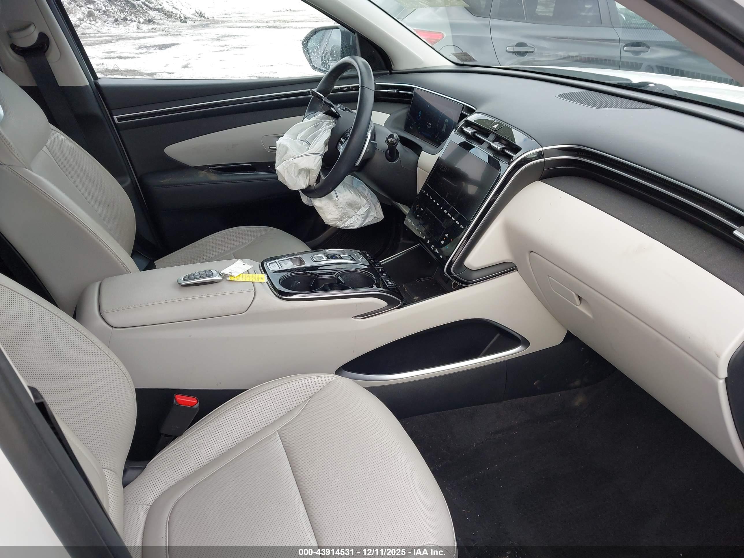 HYUNDAI TUCSON image 5