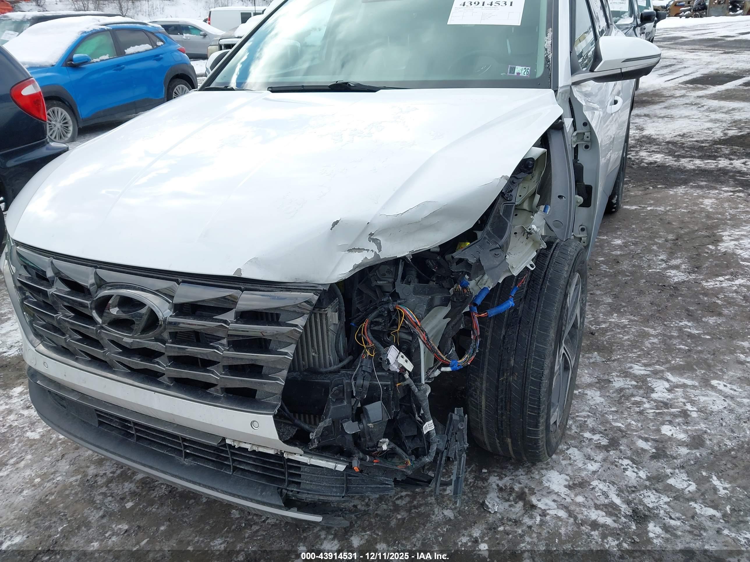 HYUNDAI TUCSON image 6