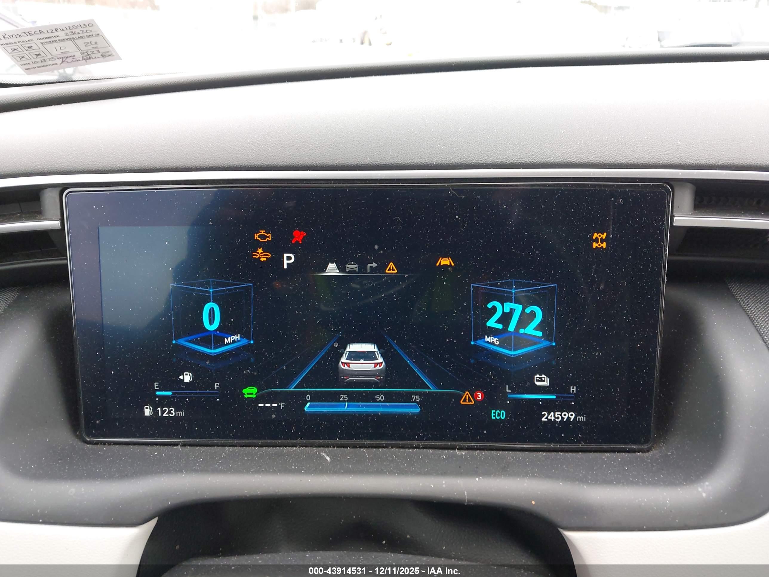 HYUNDAI TUCSON image 7