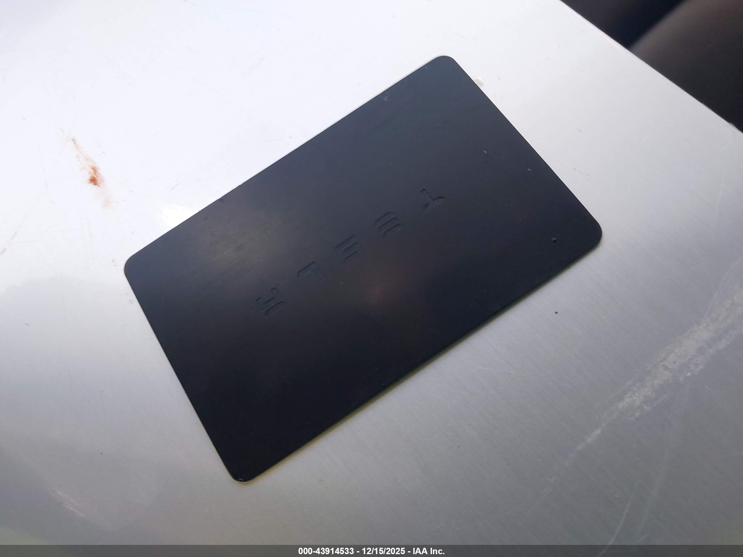 TESLA MODEL image 11