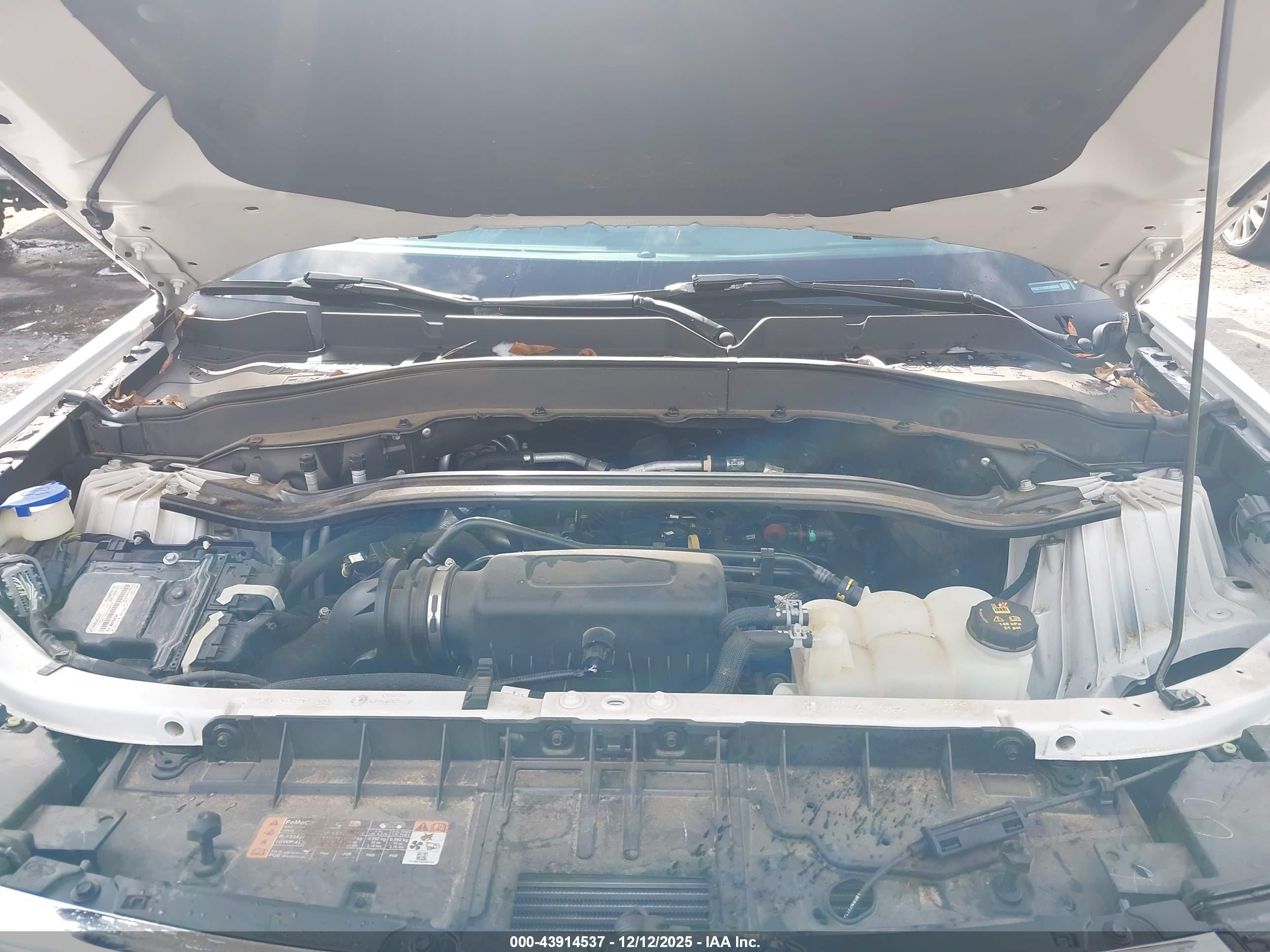 FORD EXPLORER image 10