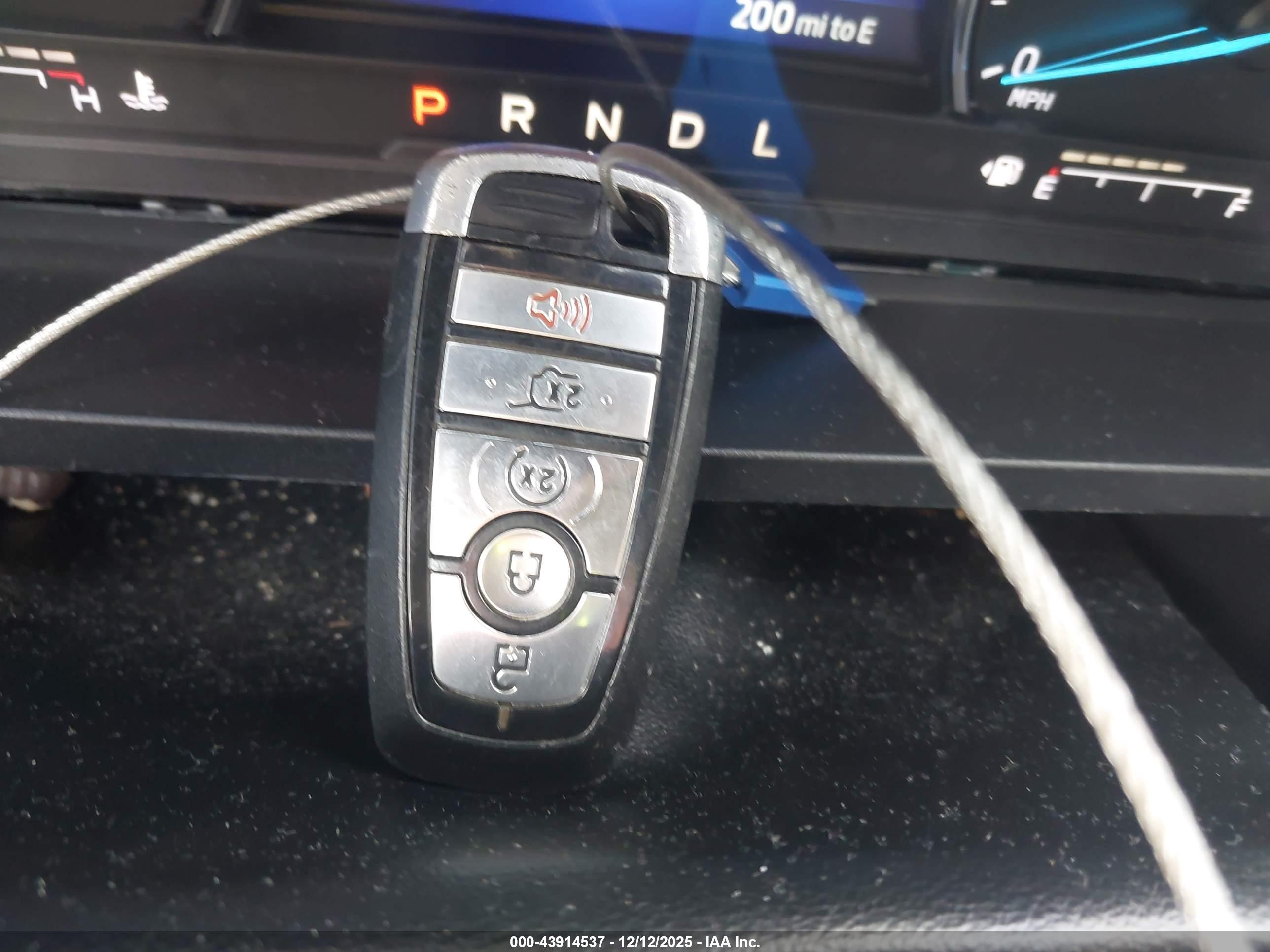 FORD EXPLORER image 11