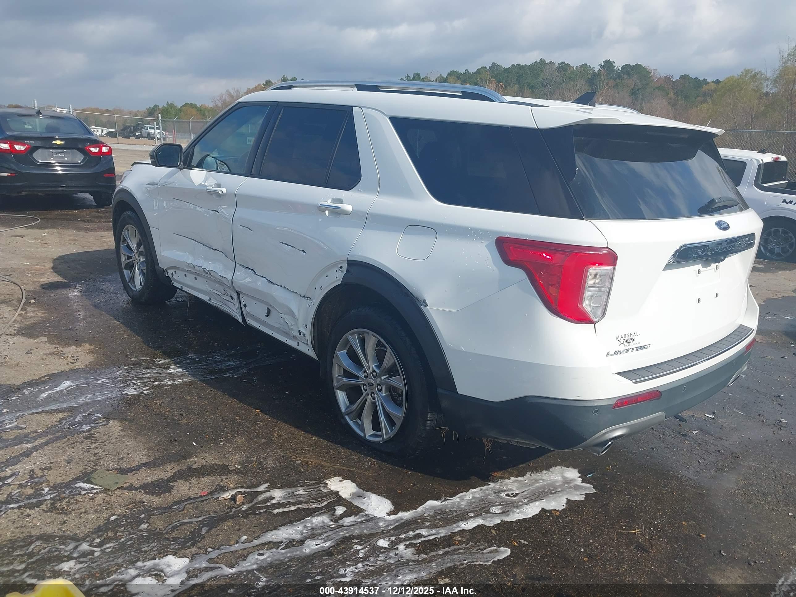 FORD EXPLORER image 3