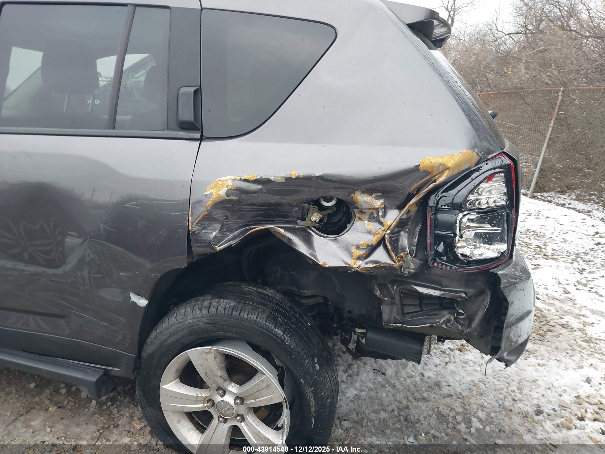 JEEP COMPASS image 6