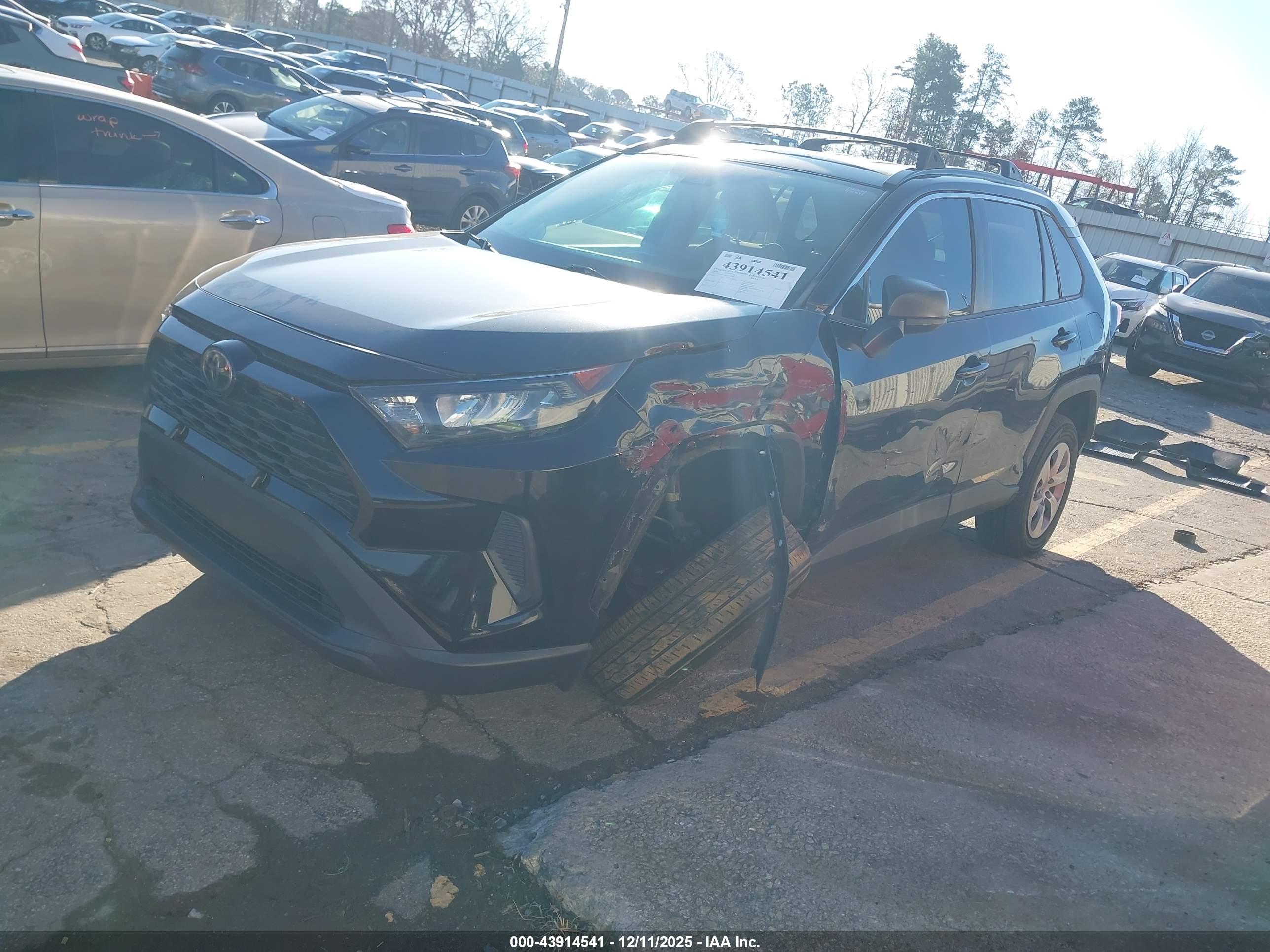 TOYOTA RAV4 image 2