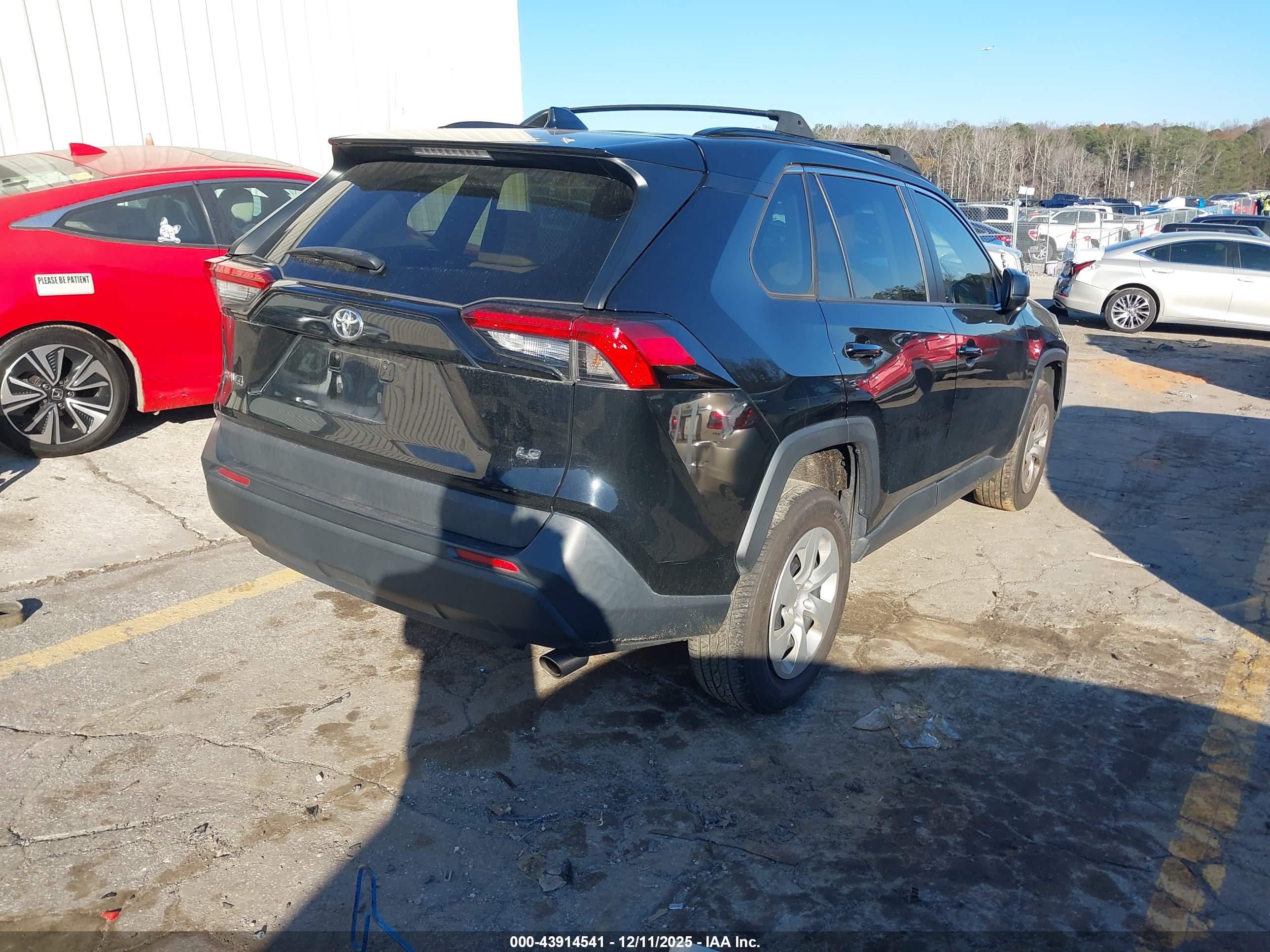 TOYOTA RAV4 image 4