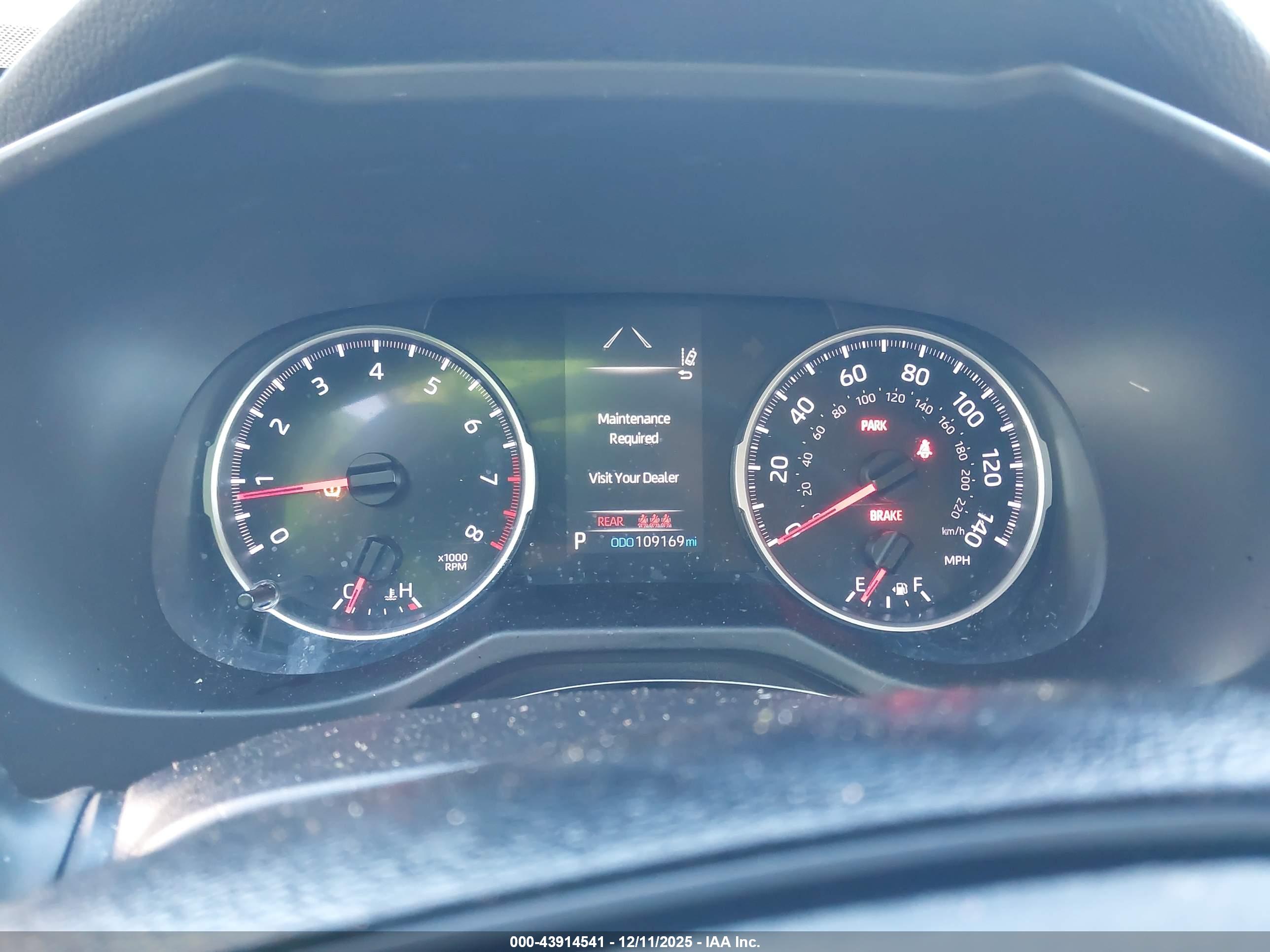 TOYOTA RAV4 image 7